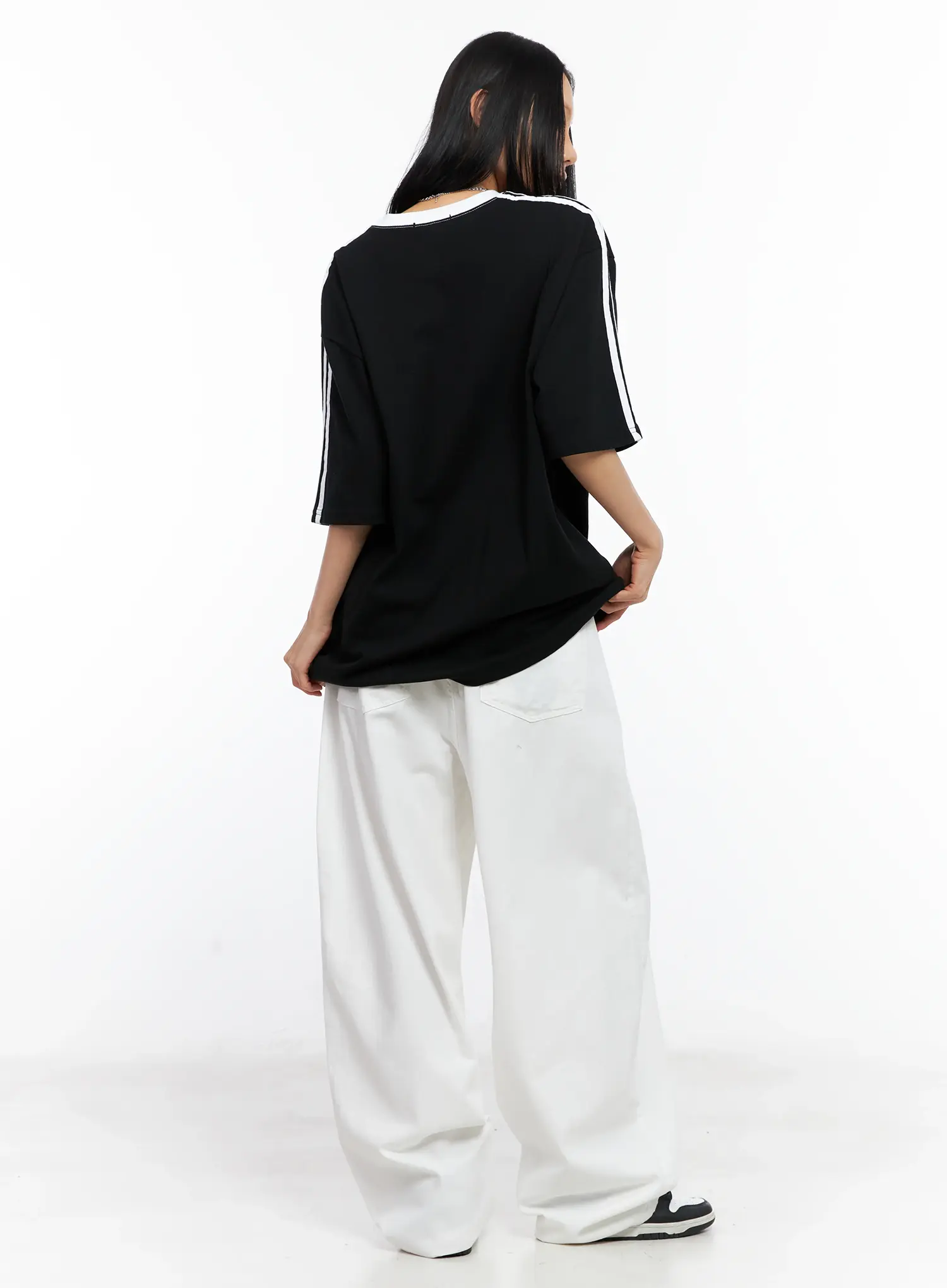 Oversized Graphic Logo Tee CL529 - Image 5