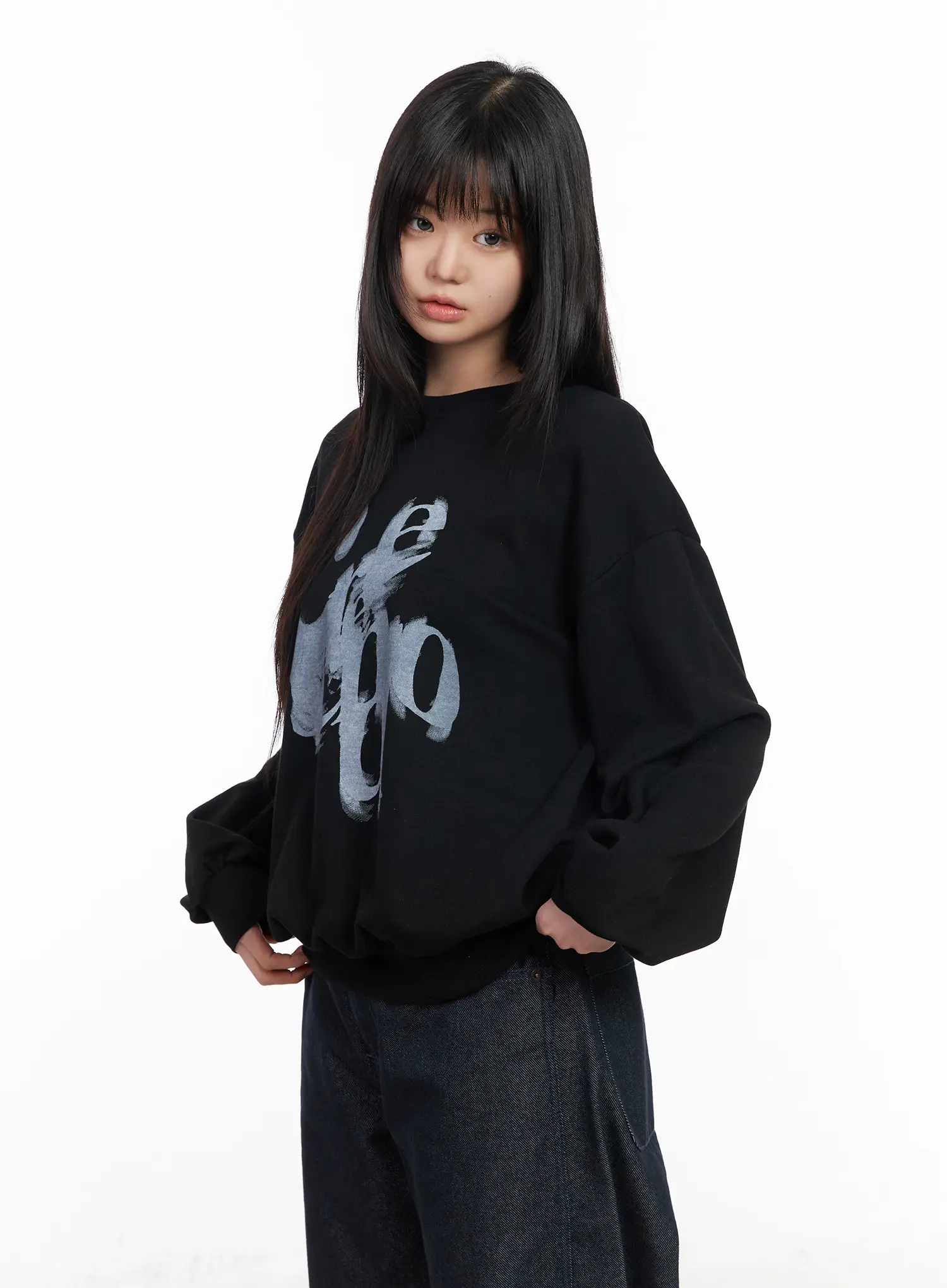 Oversized Graphic Sweatshirt CM513 - Image 10