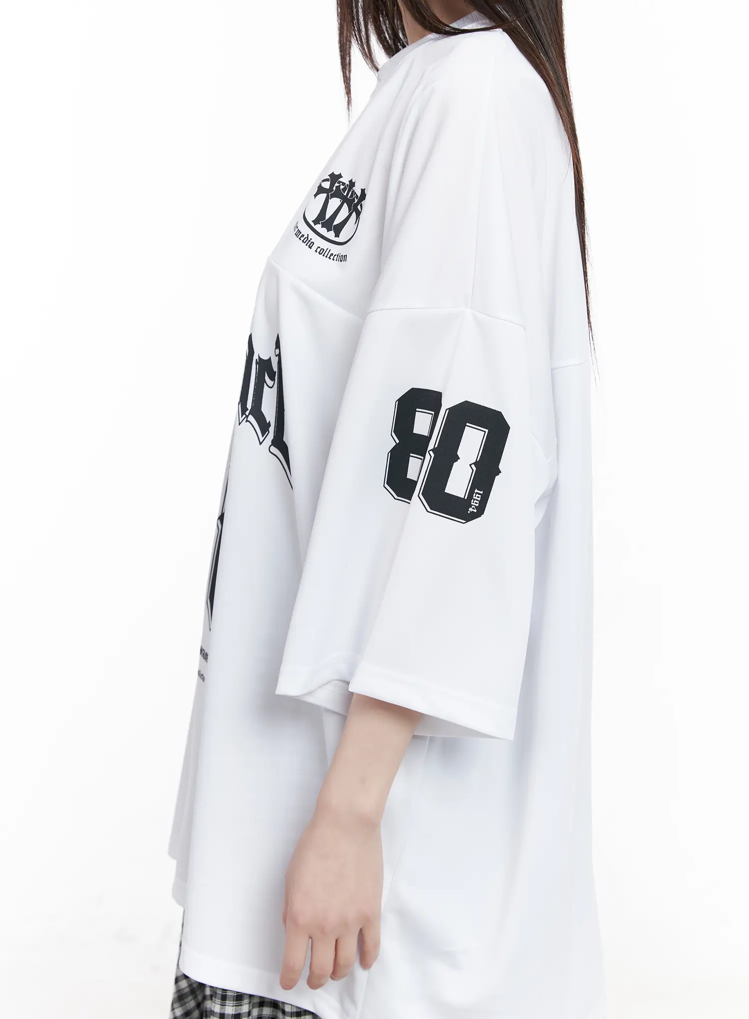 Oversized Jersey Graphic Tee CM524 - Image 9