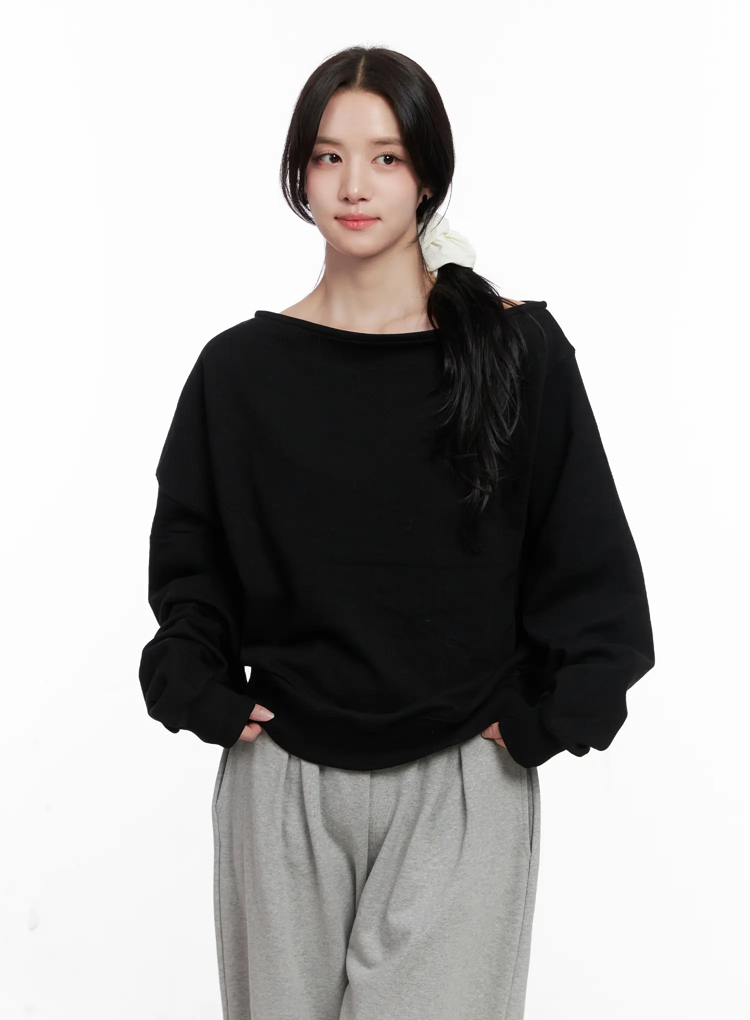 Oversized Off-Shoulder Sweatshirt CO523 - Image 10