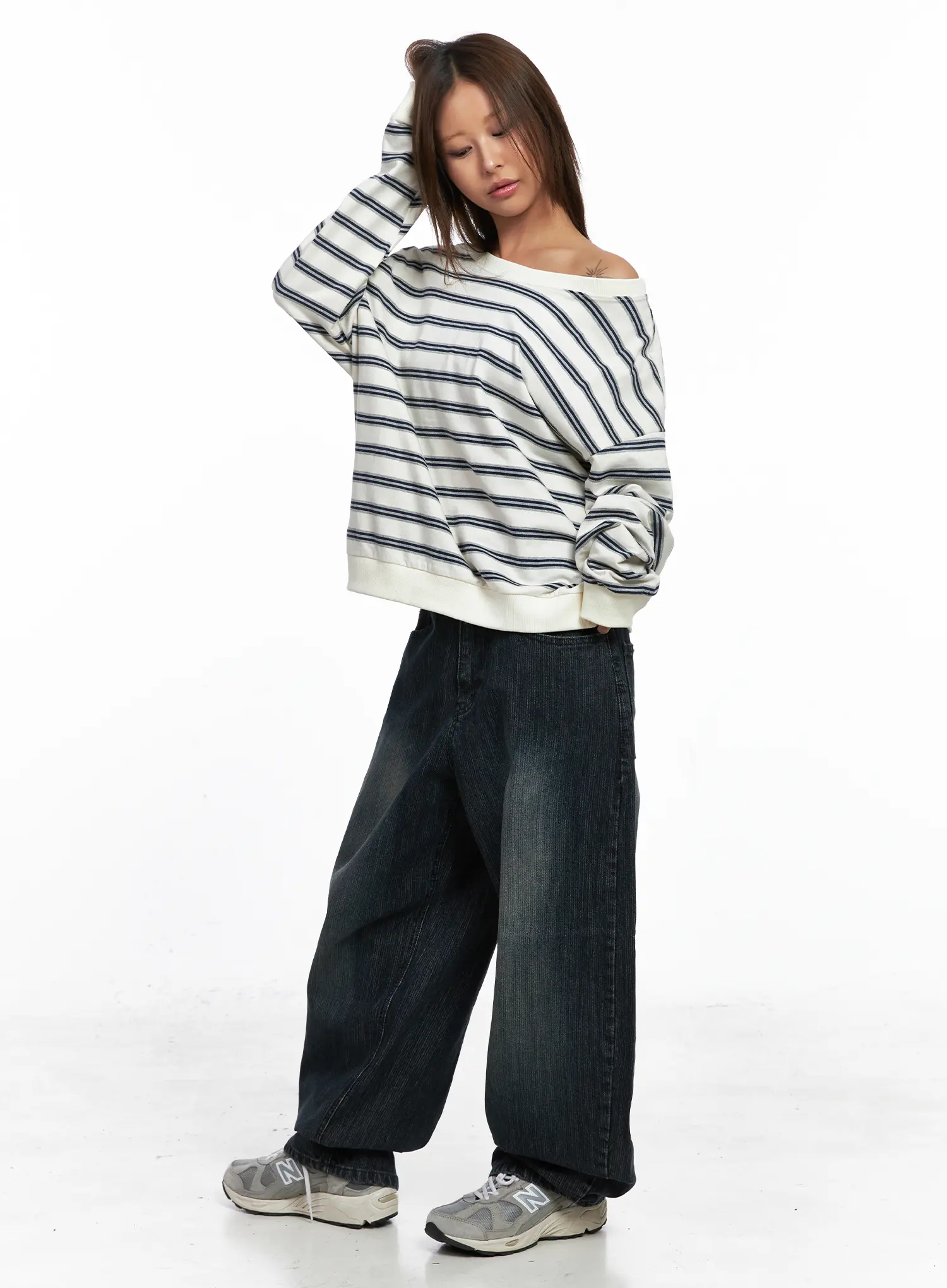 Oversized Striped Off-Shoulder Sweatshirt CO510 - Image 3