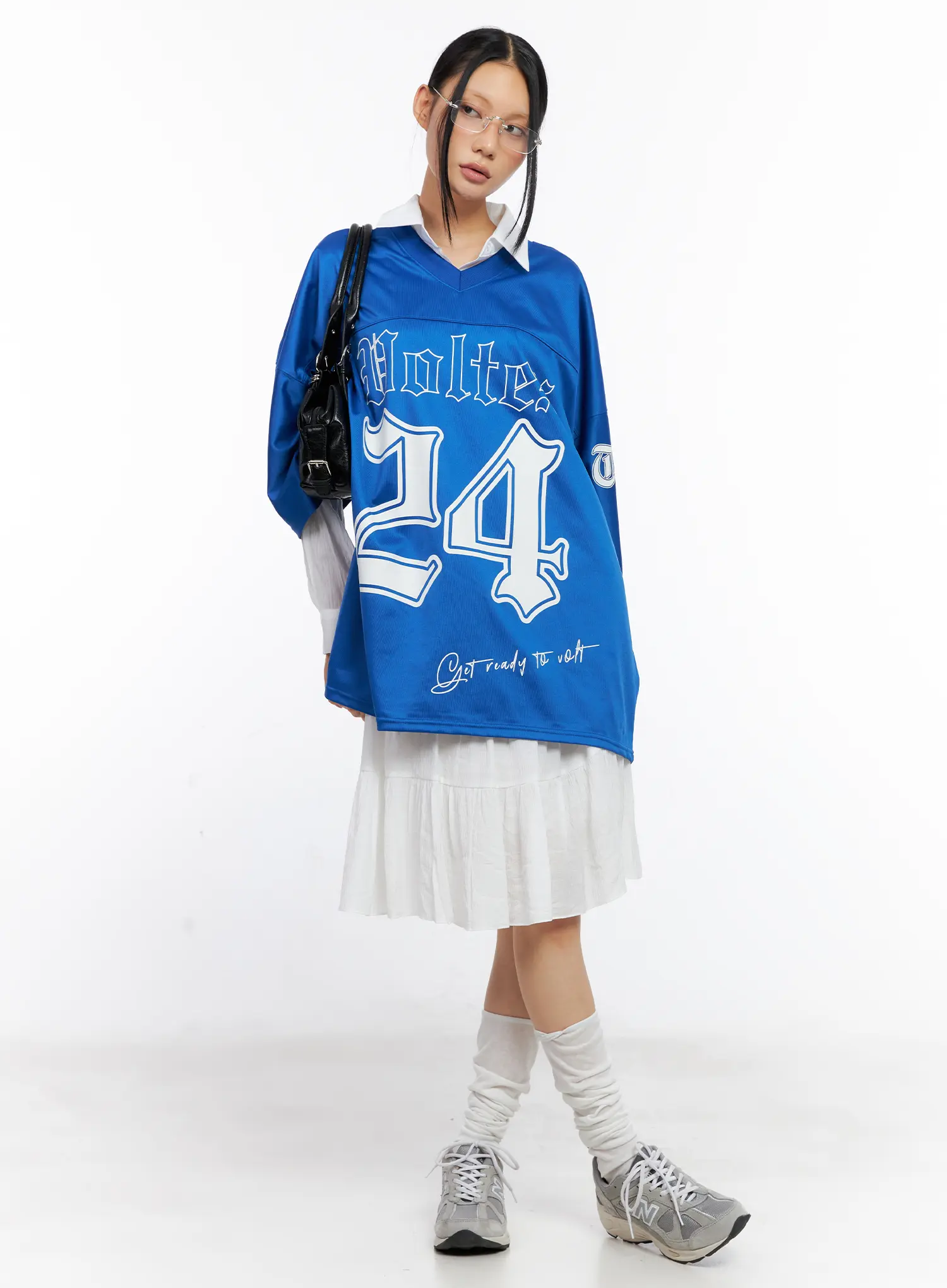 Oversized V-Neck Graphic Tee CL529