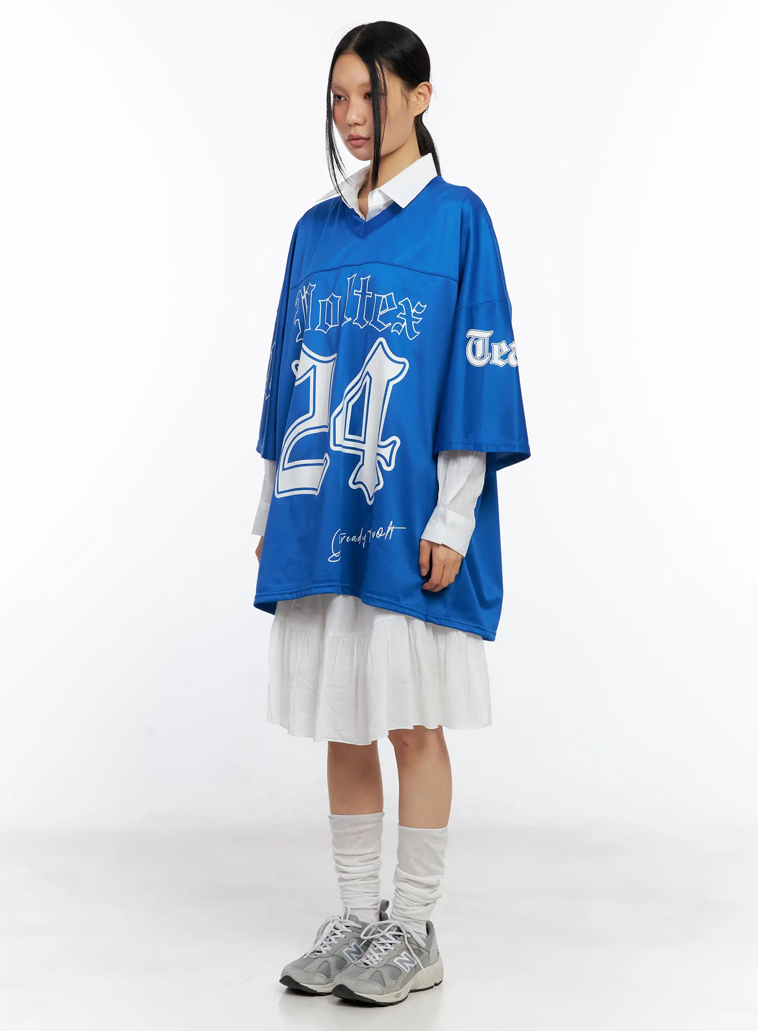 Oversized V-Neck Graphic Tee CL529 - Image 4