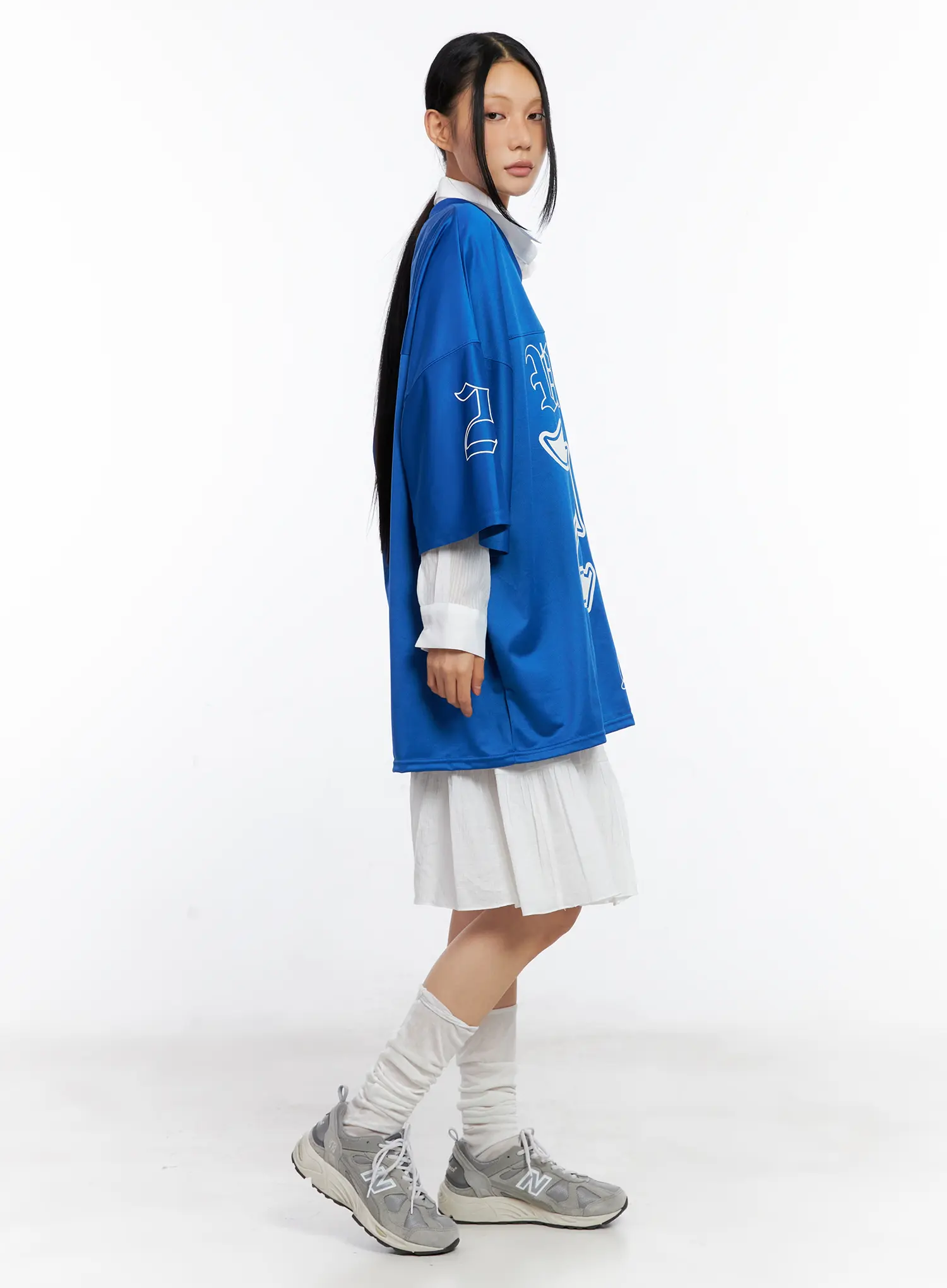 Oversized V-Neck Graphic Tee CL529 - Image 5