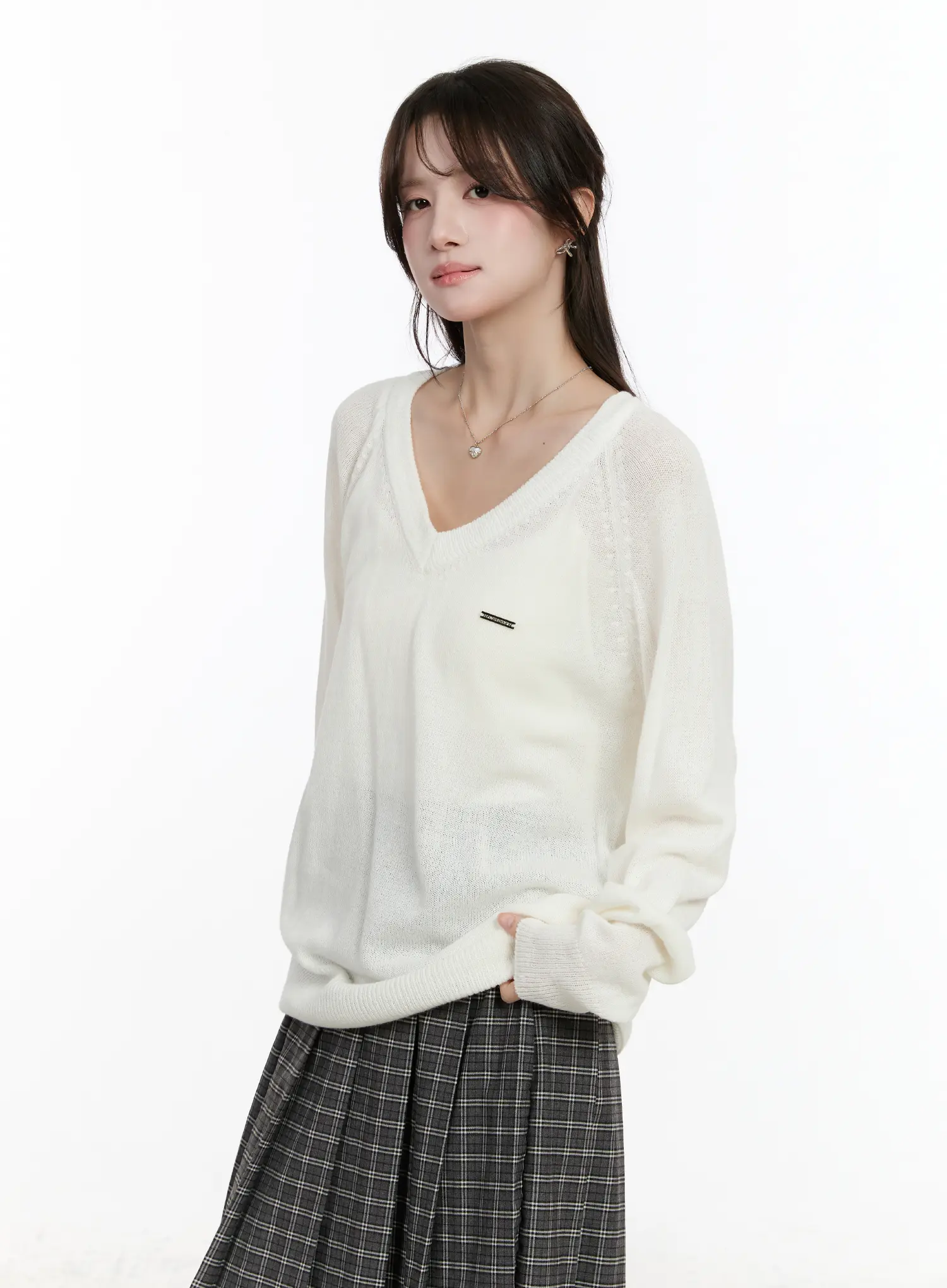 Oversized V-Neck Knit Sweater CM510 - Image 4