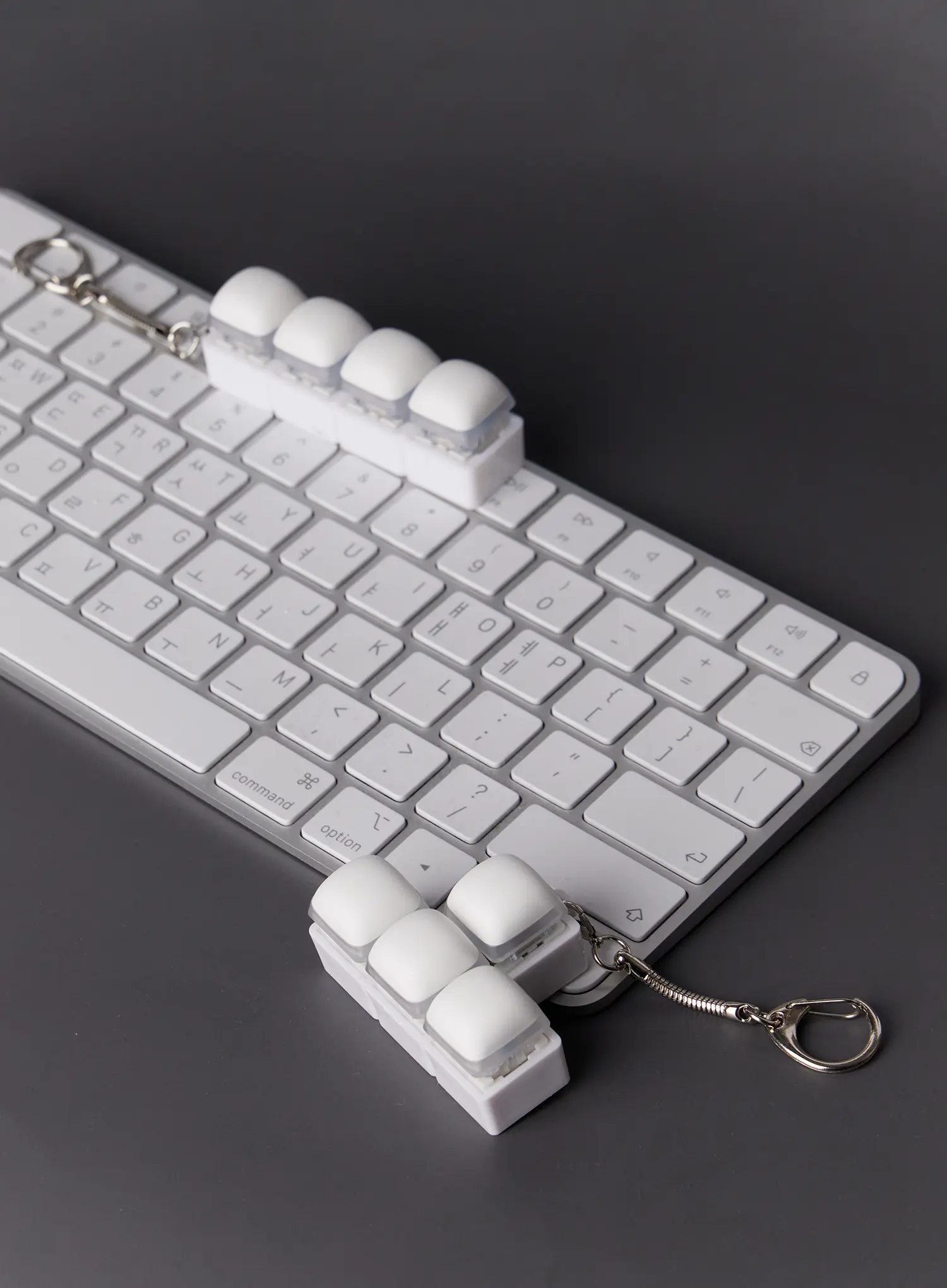 Quad Pebble Keycap Keyring IM527 - Image 7