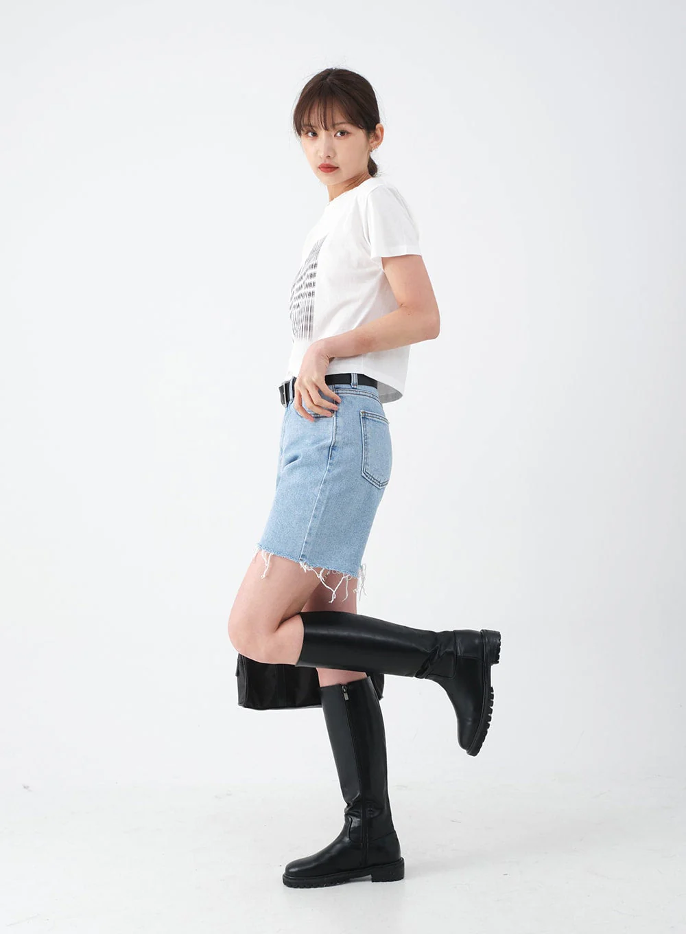 Raw Hem Long Denim Shorts CA29 - Image 9