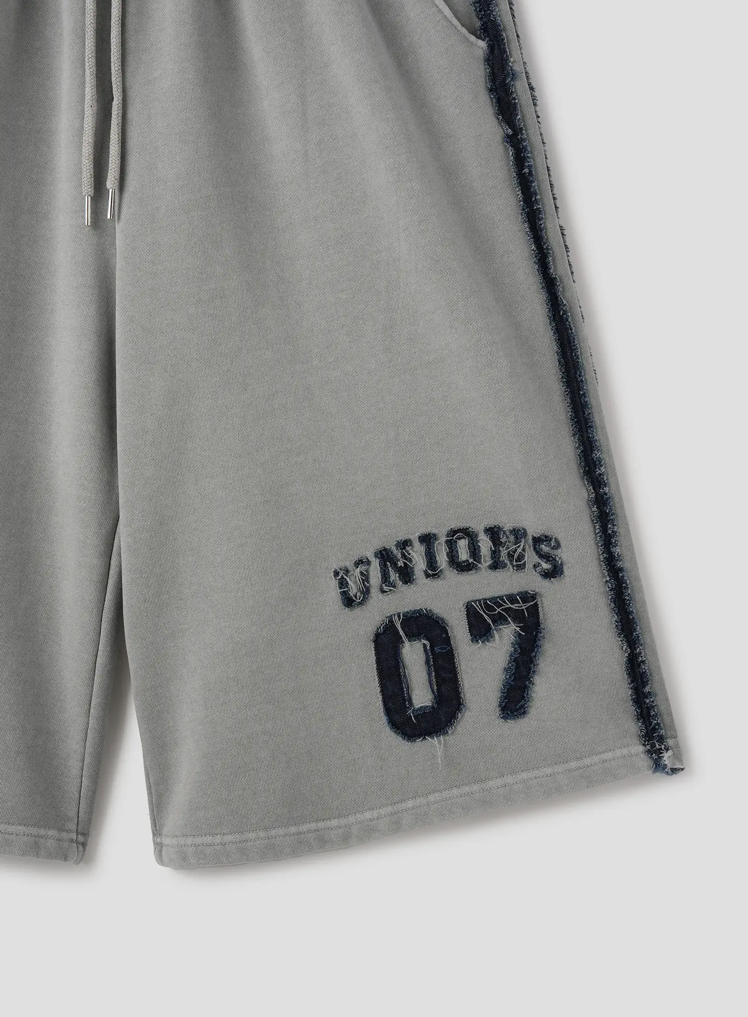 Relaxed Drawstring Shorts IL516 - Image 5