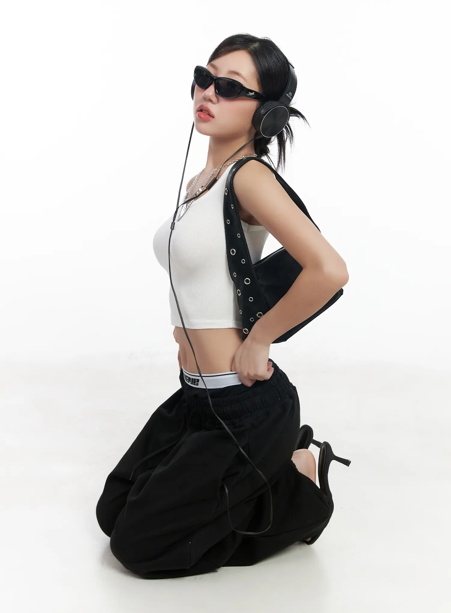 Ribbed U-Neck Cropped Top CF503 - Image 2