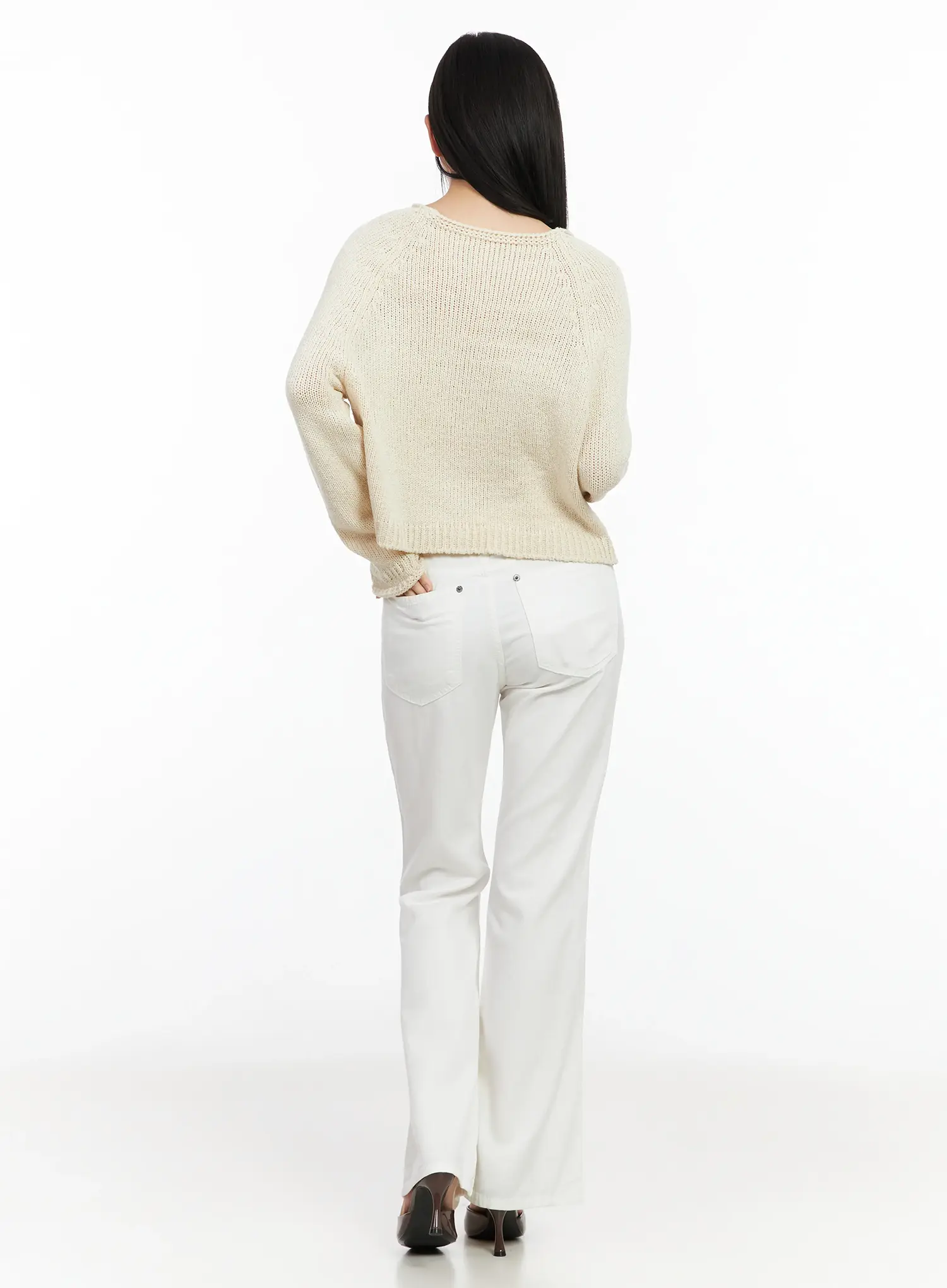Round Neck Pendant Sweater IM524 - Image 10
