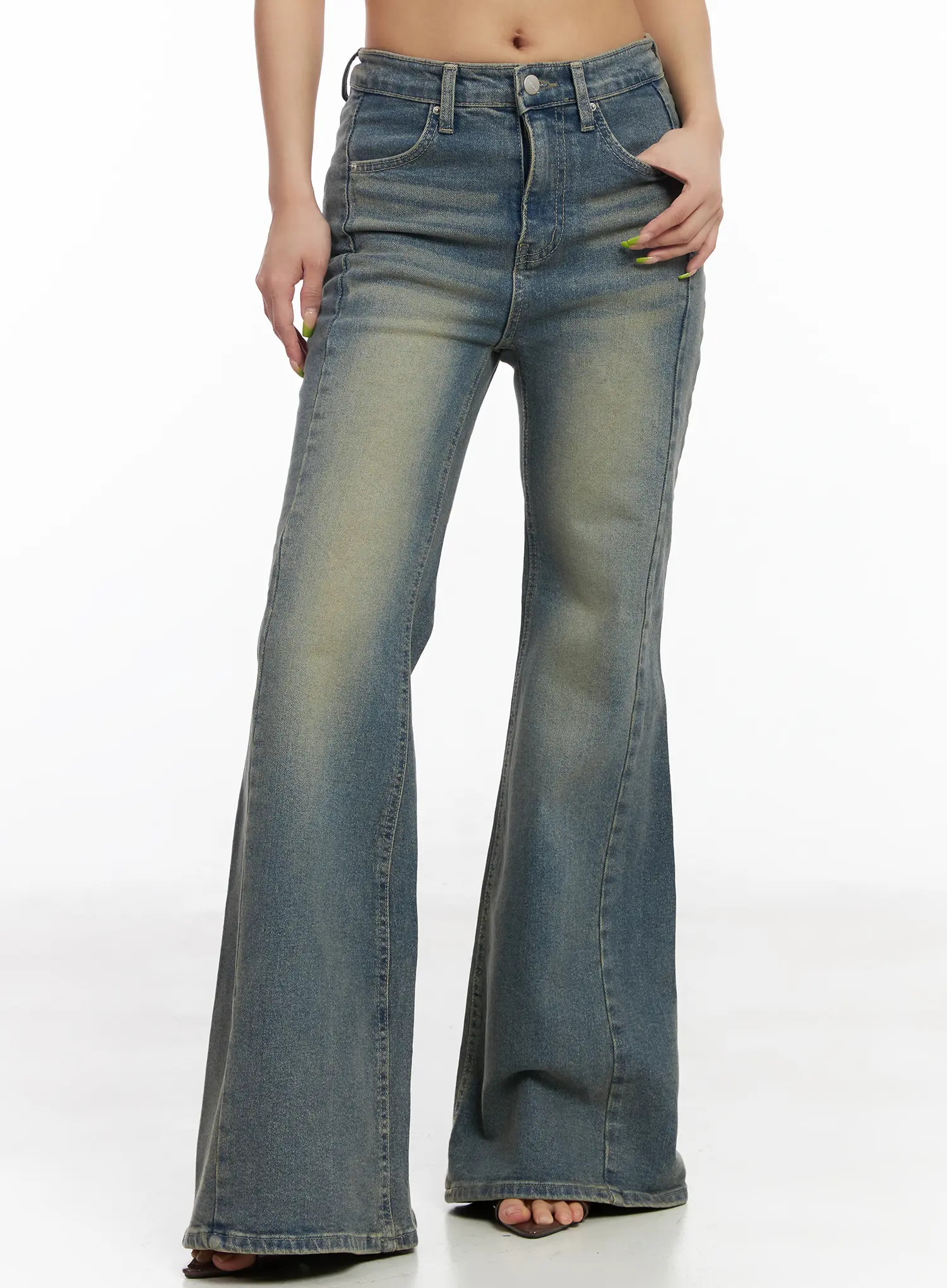 Sakura Mid-Rise Flared Bootcut Jeans CM520