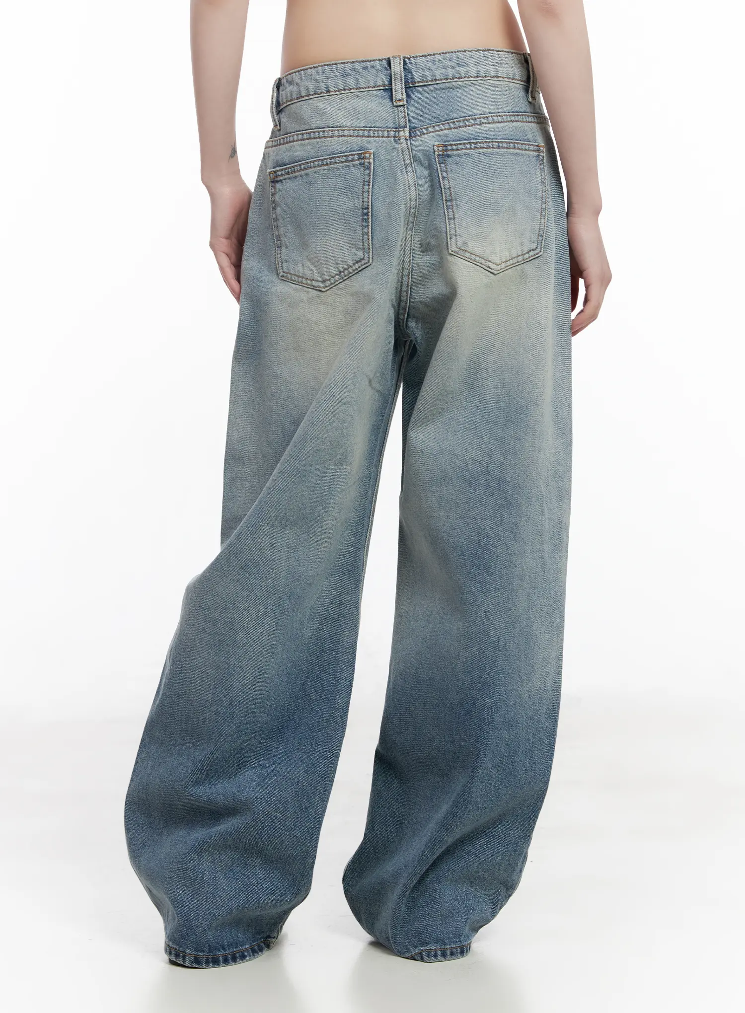 Sarai Gradient Wash Baggy Jeans CM524 - Image 6