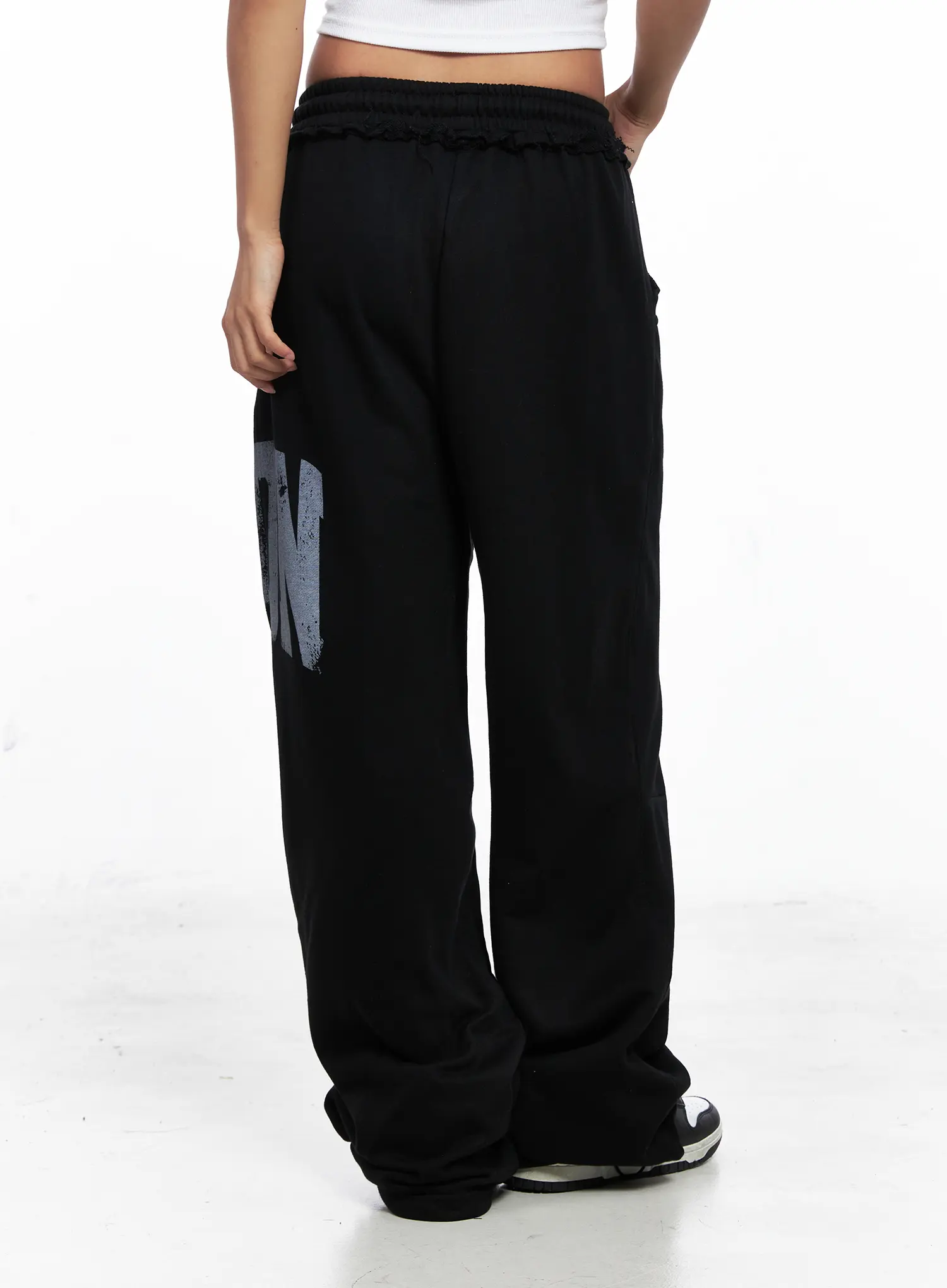 Side Graphic Wide-Leg Sweatpants CO510 - Image 6