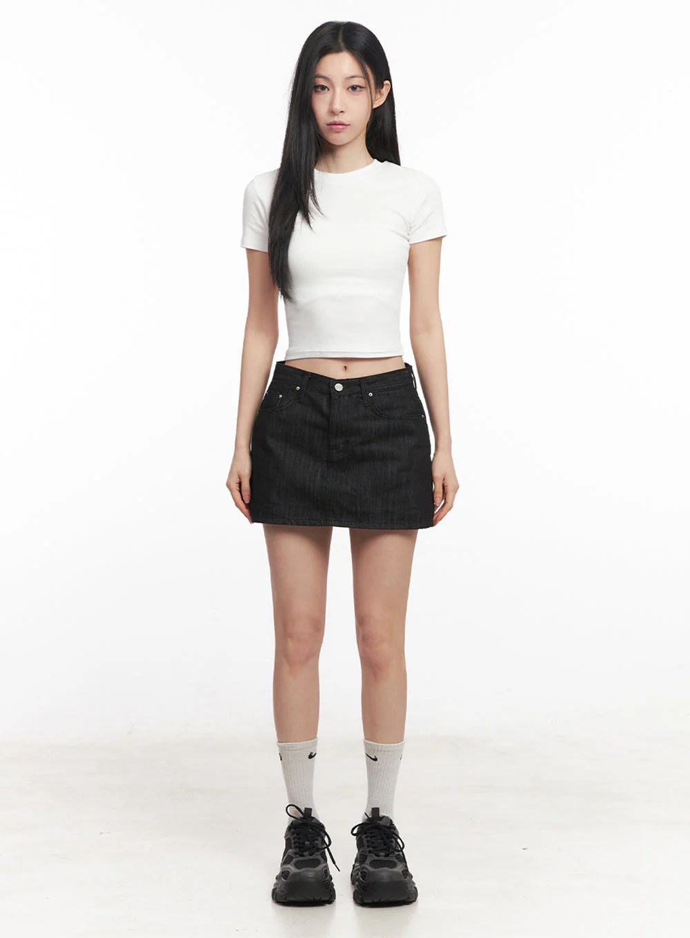Slim-Fit Crop Tee IY516 - Image 4