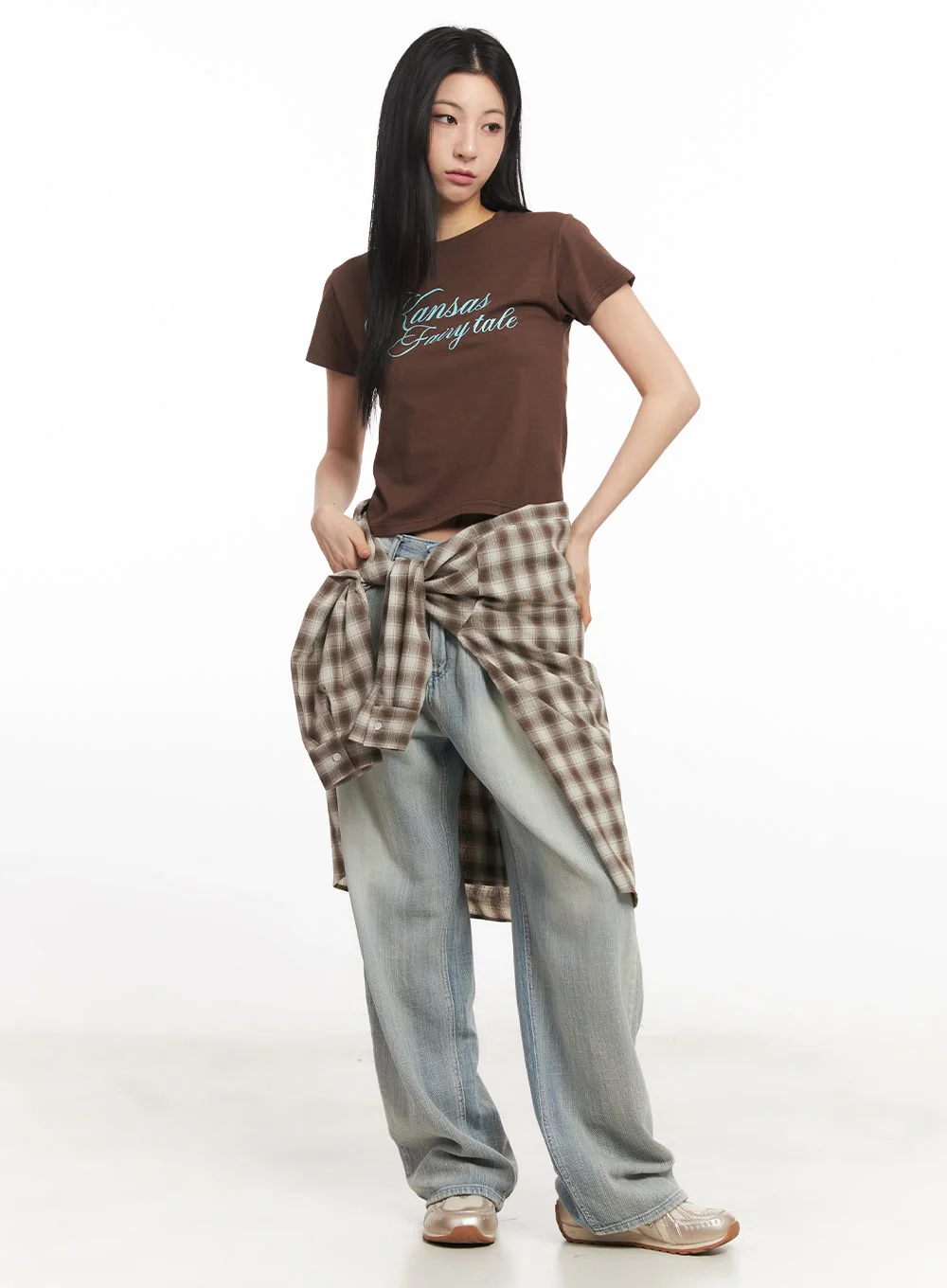 Slim-Fit Cropped Graphic Tee CA514 - Image 3