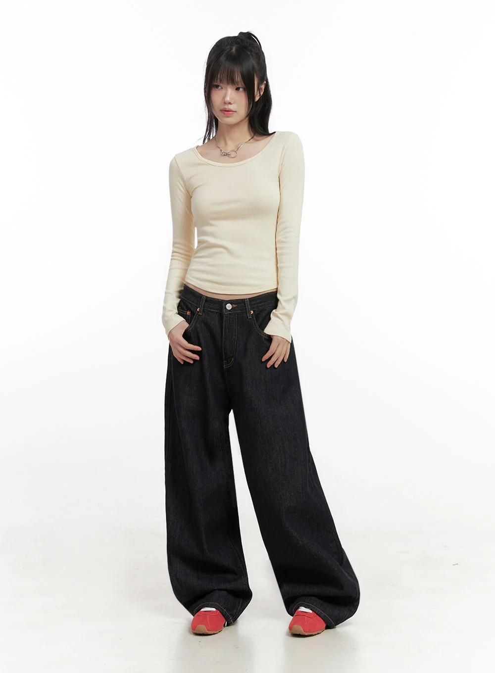 Slim-Fit Cropped U-Neck Top IN427 - Image 2