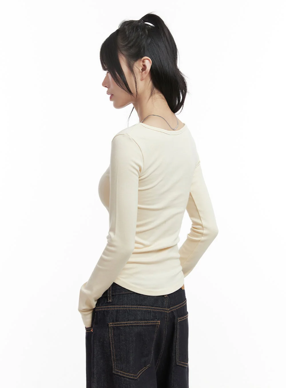 Slim-Fit Cropped U-Neck Top IN427 - Image 7