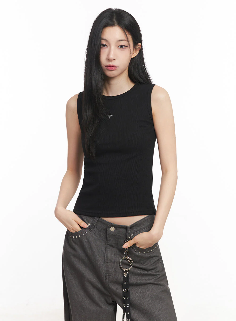 Slim-Fit Sleeveless Star Graphic Top IY516 - Image 11