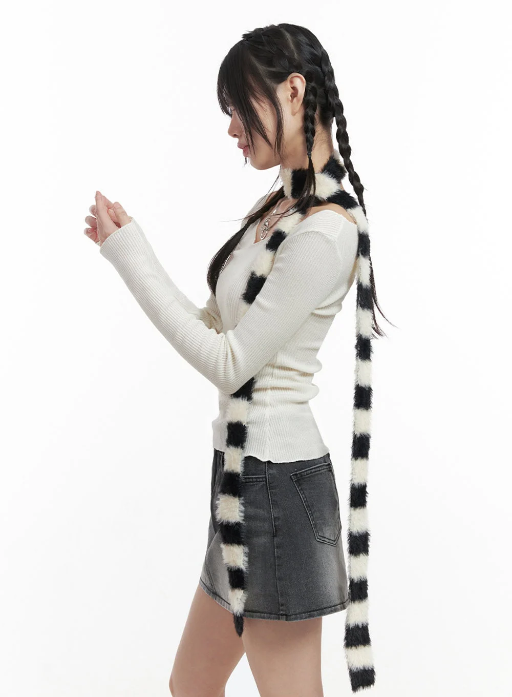 Slim-Fit V-Neck Long Sleeve Top IN427 - Image 7