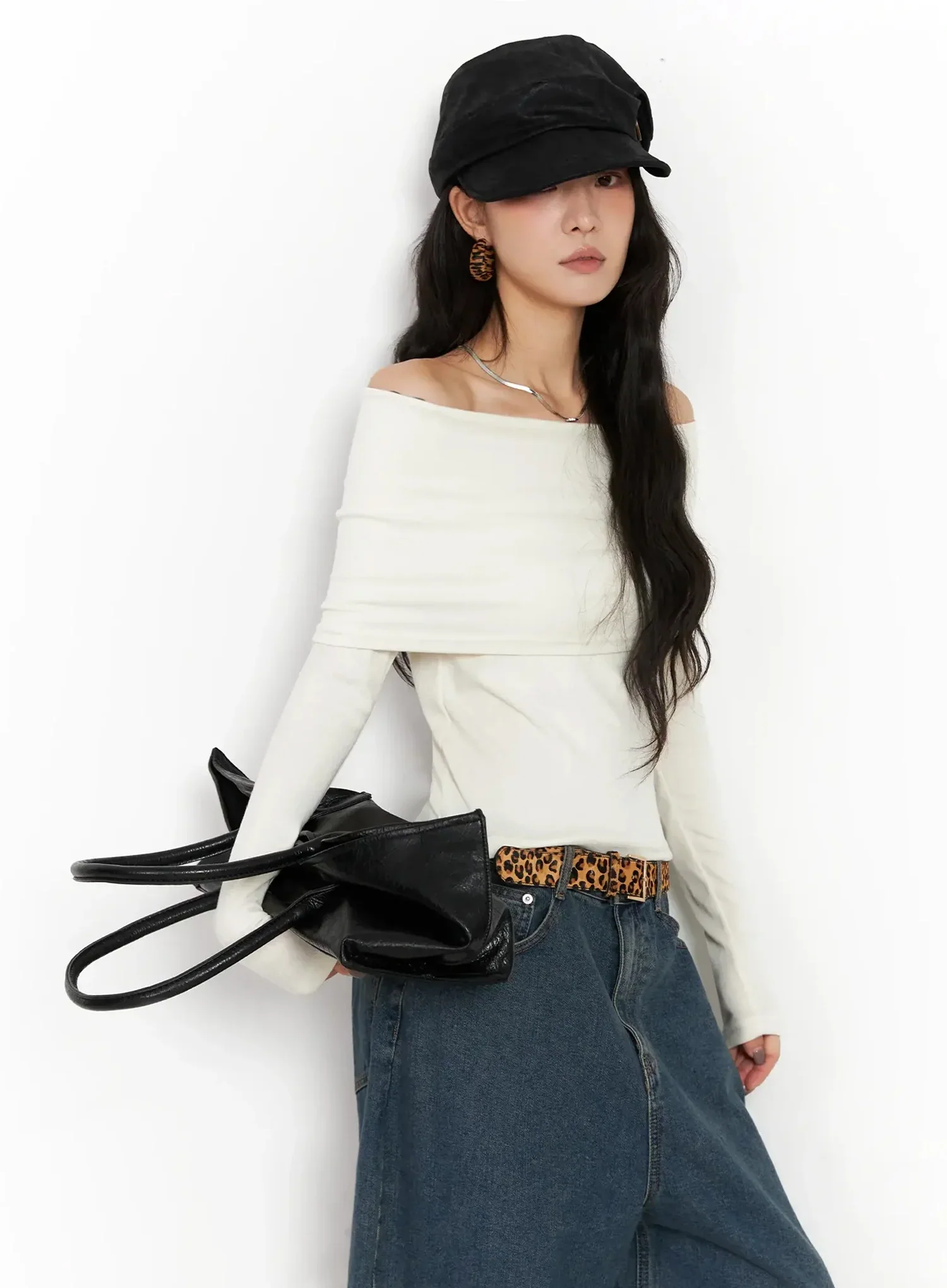 Slim Off-Shoulder Long Sleeve Tee IN528