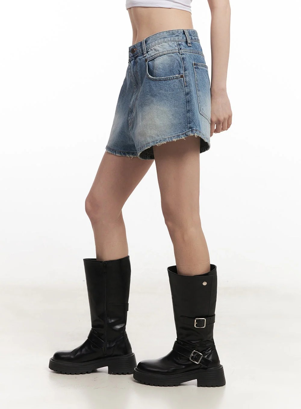 Slouchy-Fit Denim Shorts CA514 - Image 6