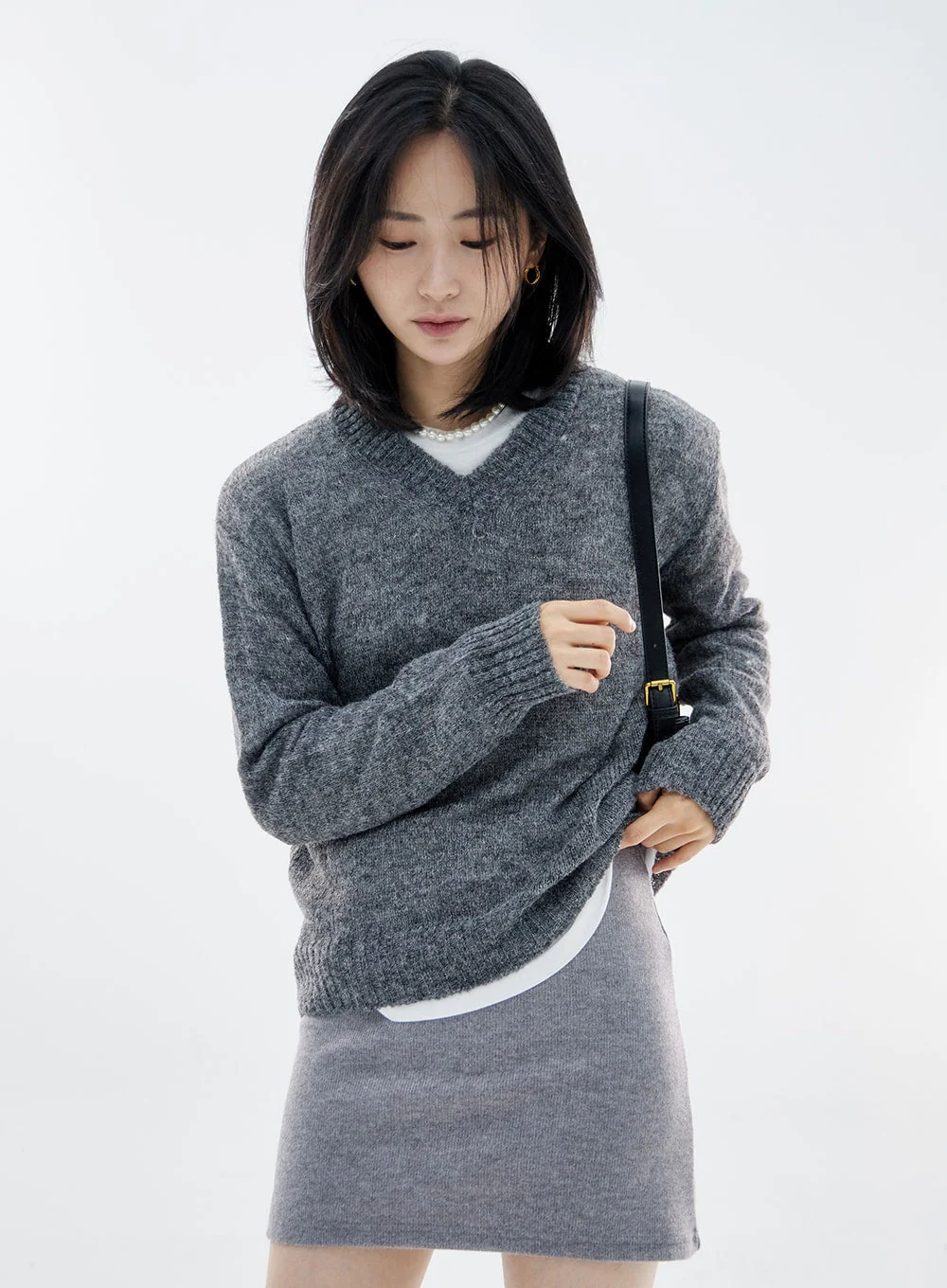 Soft V-Neck Knit OO07 - Image 10