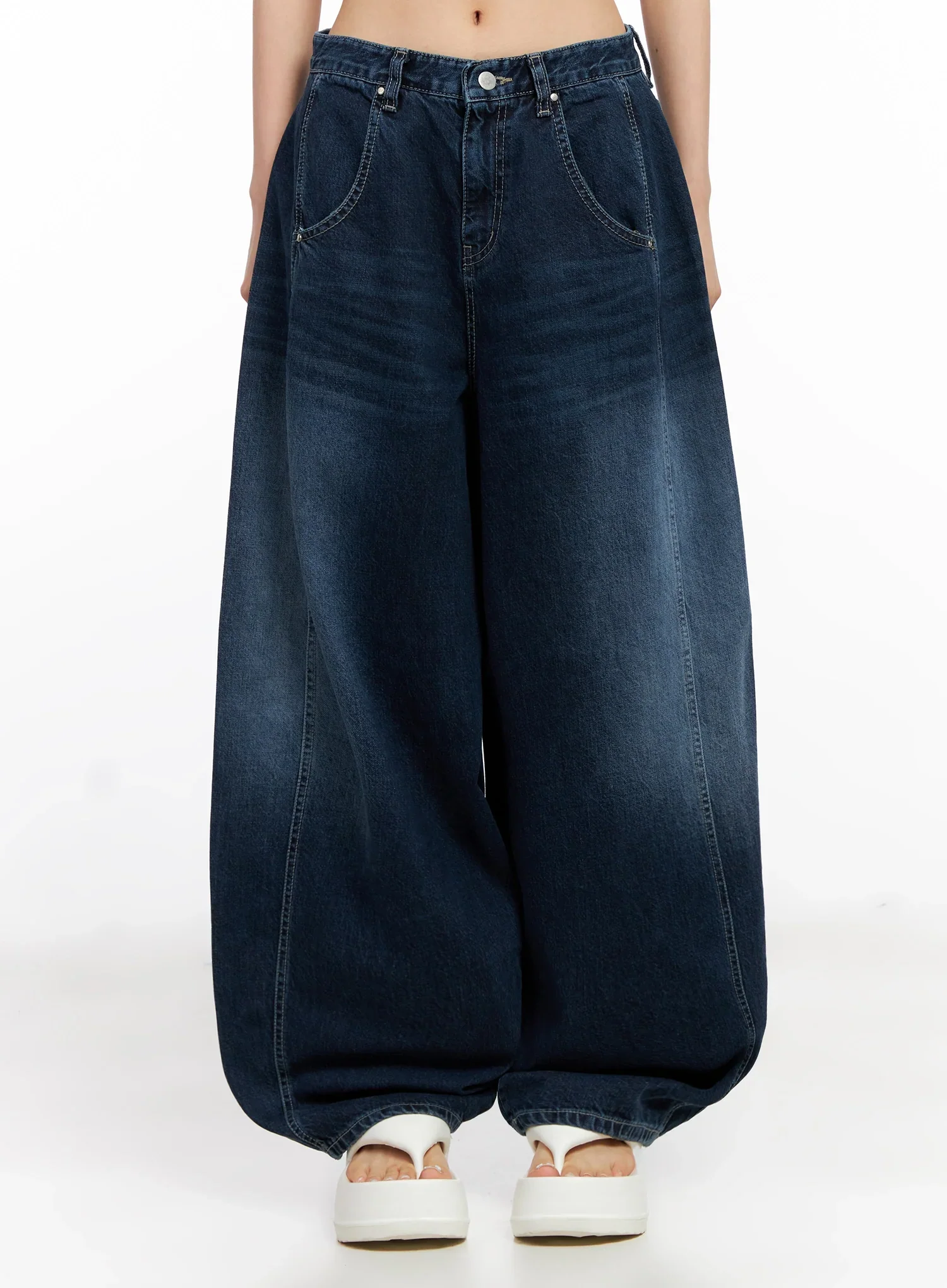 Sohee Angel Wing Print Wide-Leg Jeans IG508 - Image 3