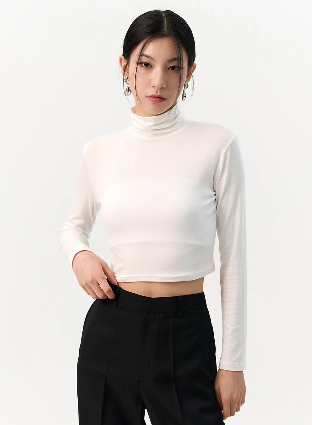 Solid Long Sleeve Turtleneck Crop IO320 - Image 5