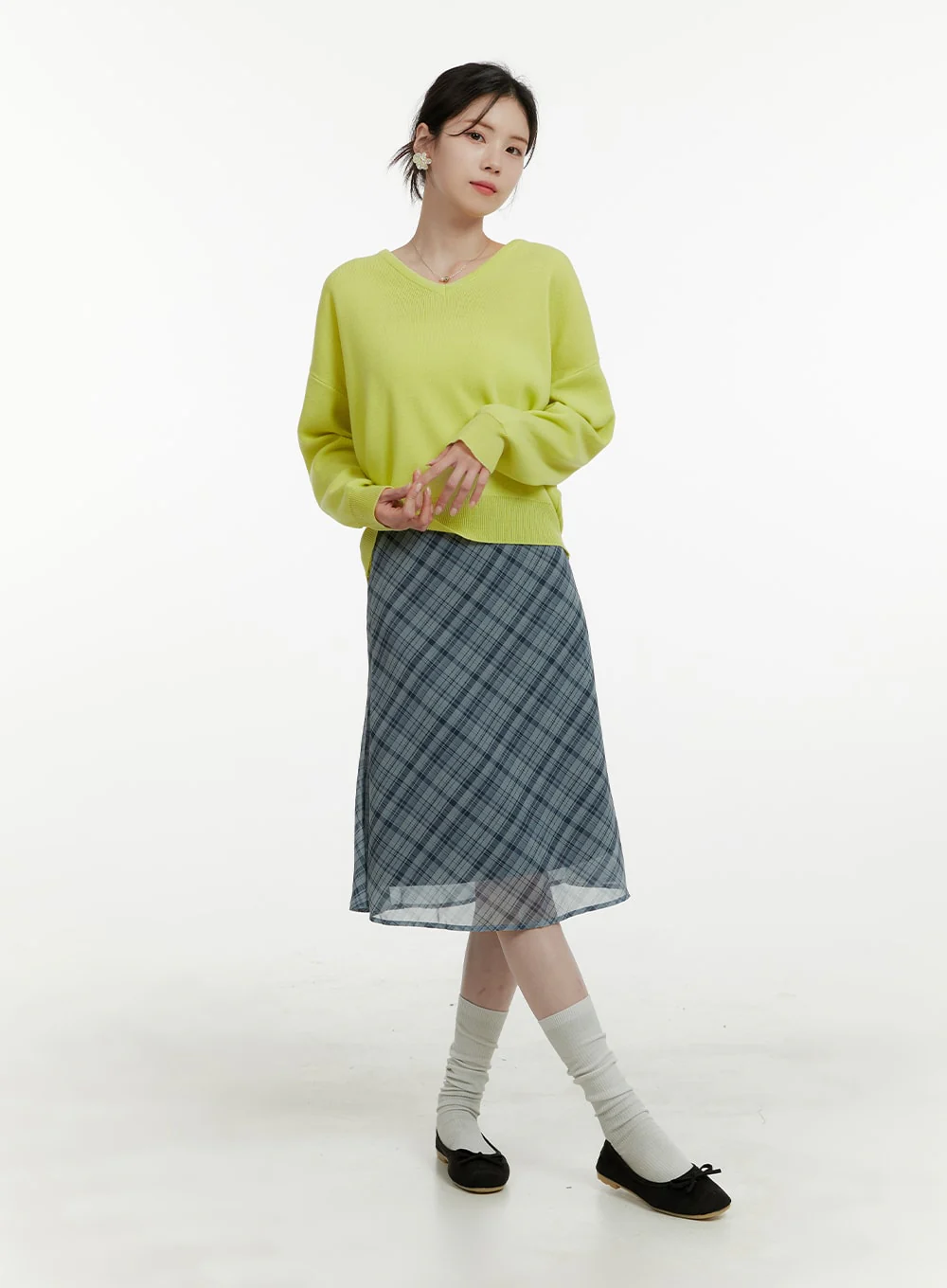 Solid V-Neck Sweater OA405 - Image 9