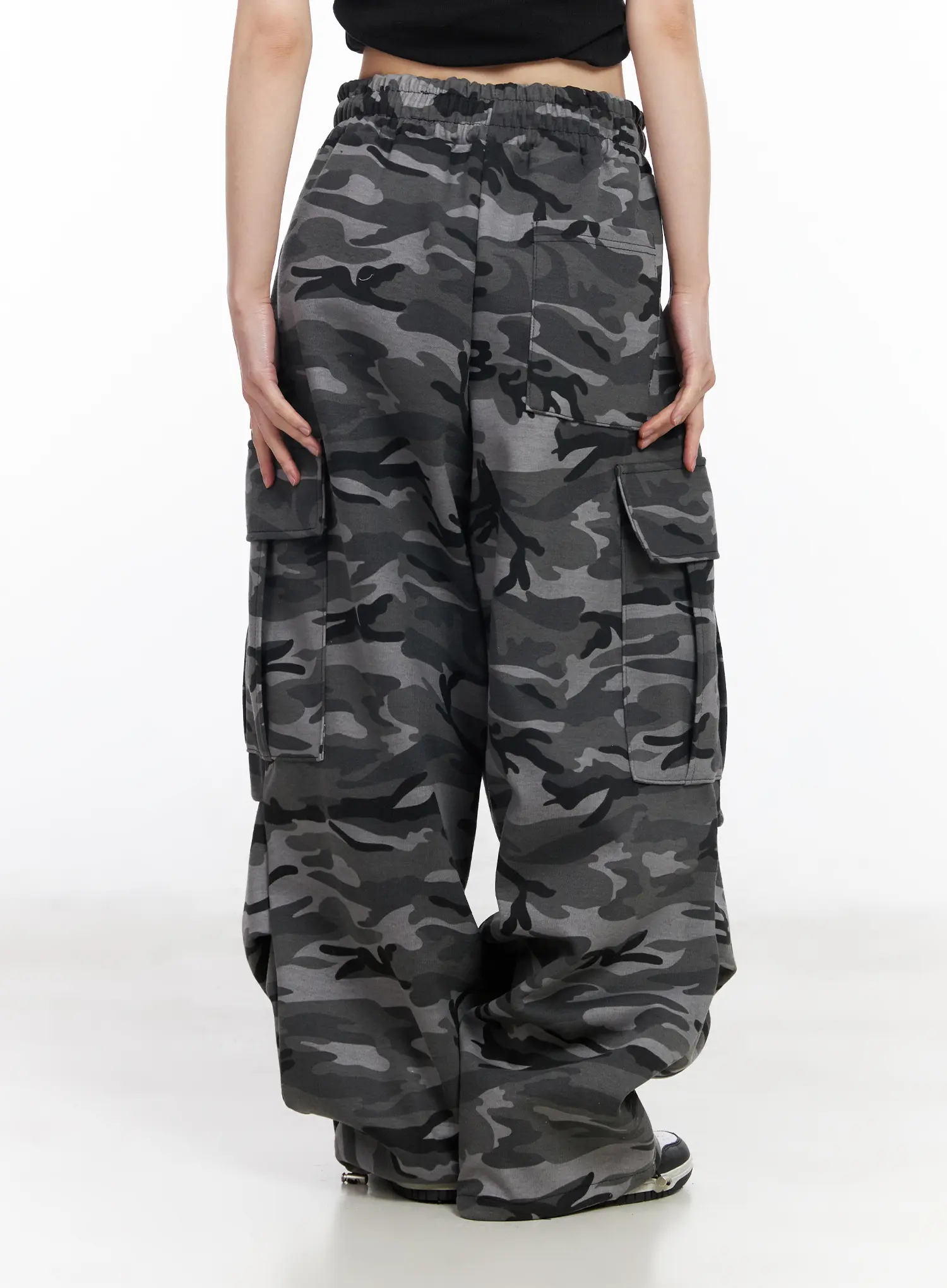 Street Style Camo Wide Cargo Pants CM519 - Image 5