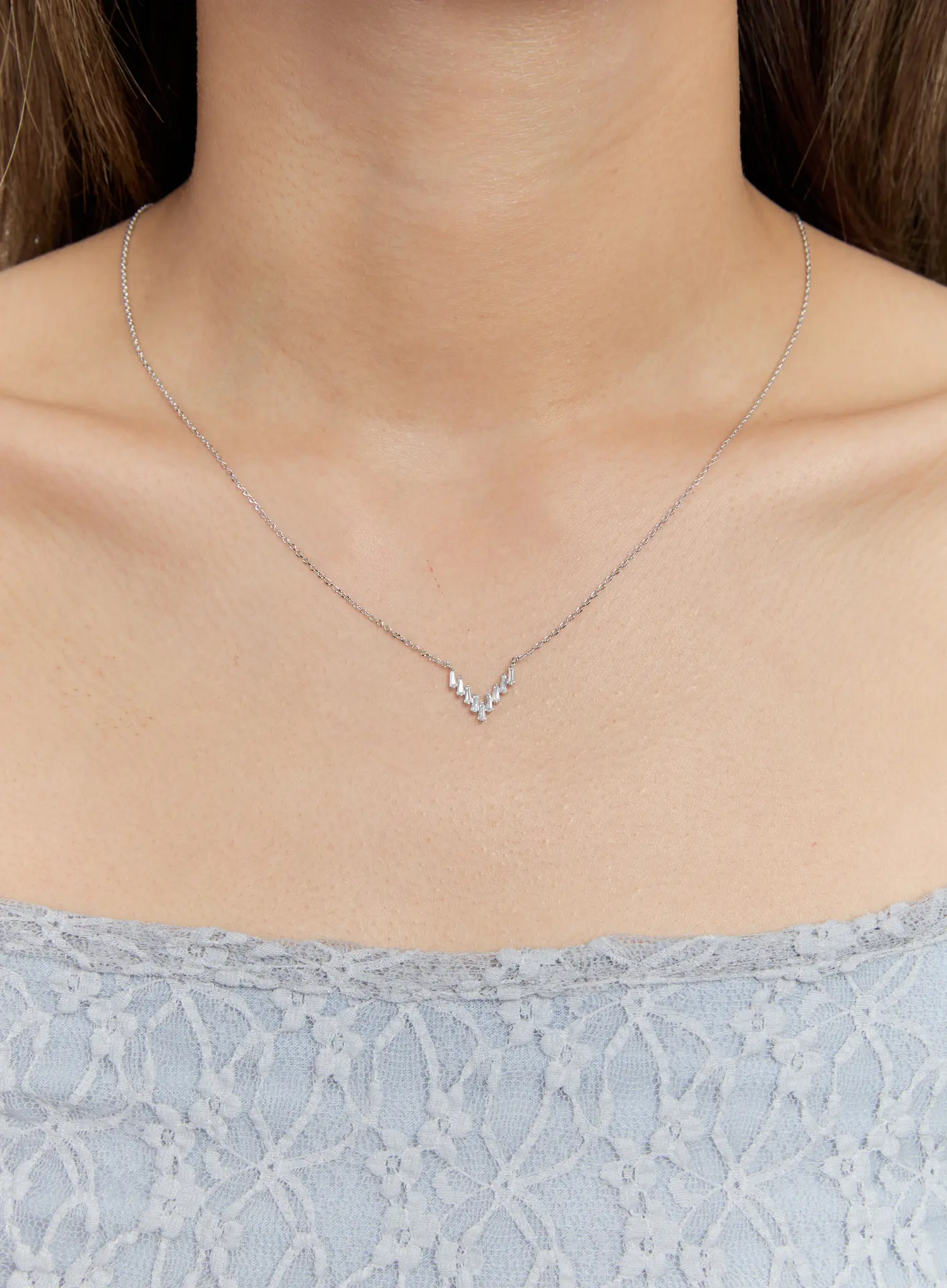 Strike V Necklace IS517 - Image 3