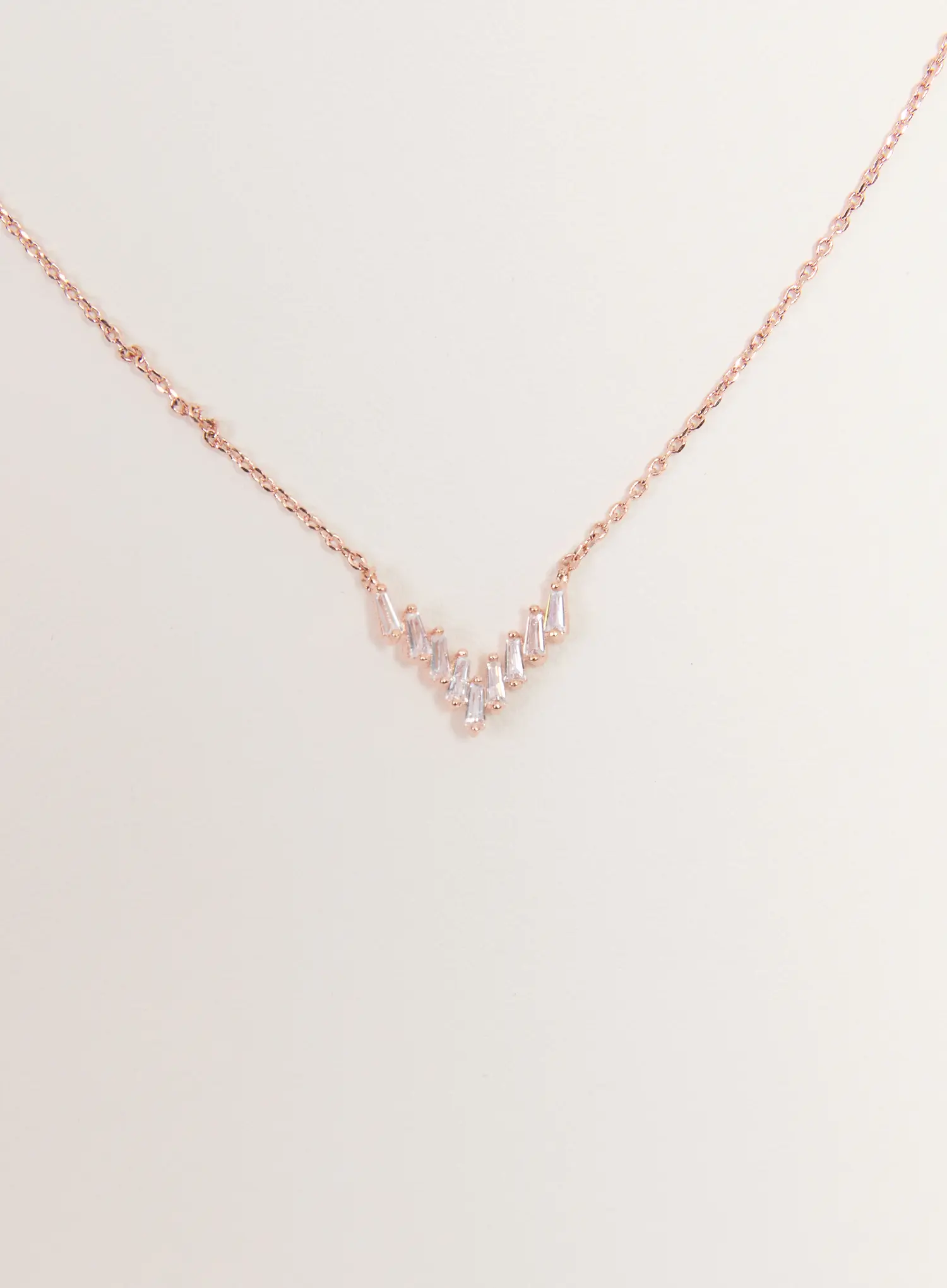 Strike V Necklace IS517 - Image 5