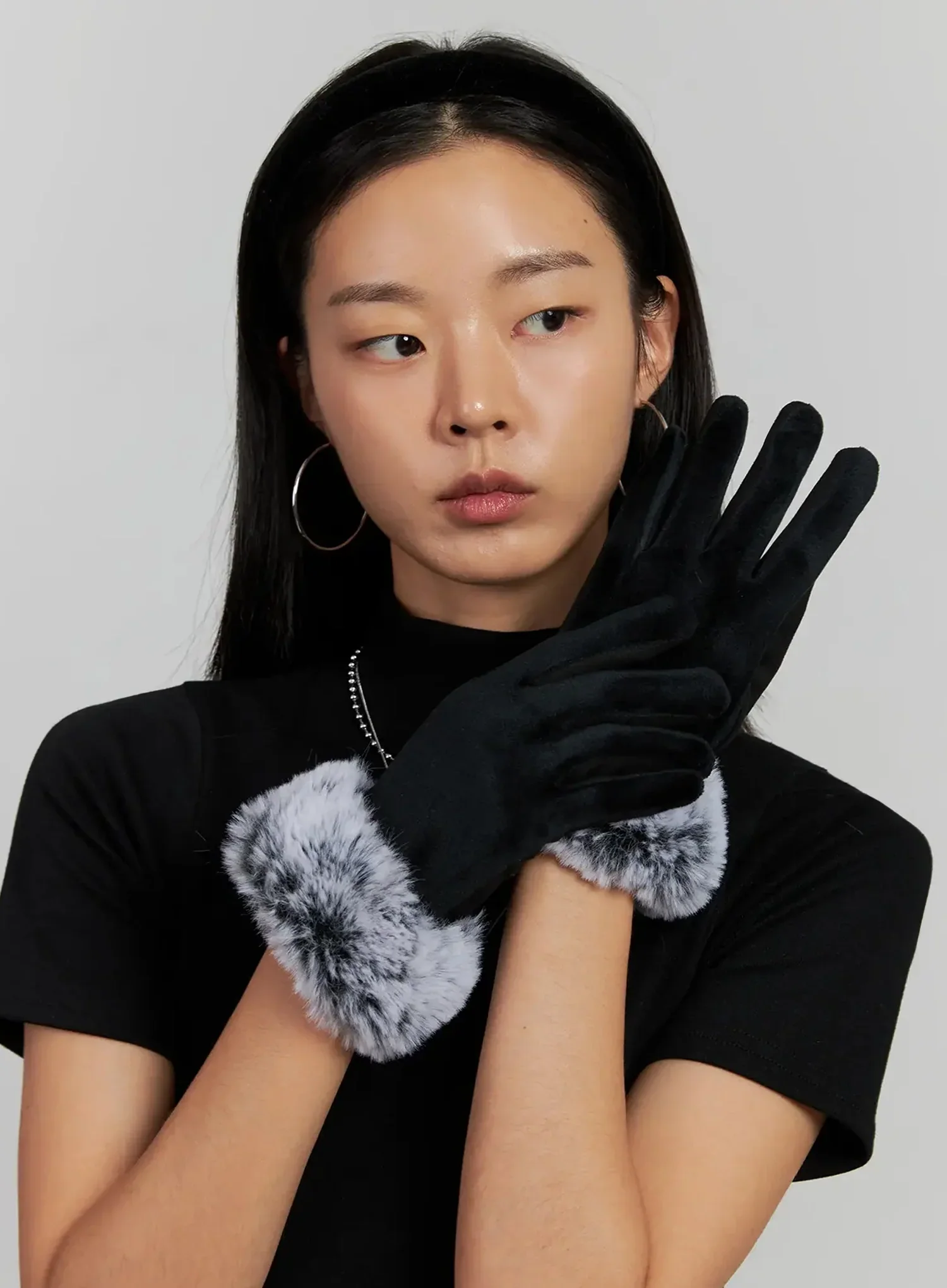 Textured Velvet Gloves IN528 - Image 7