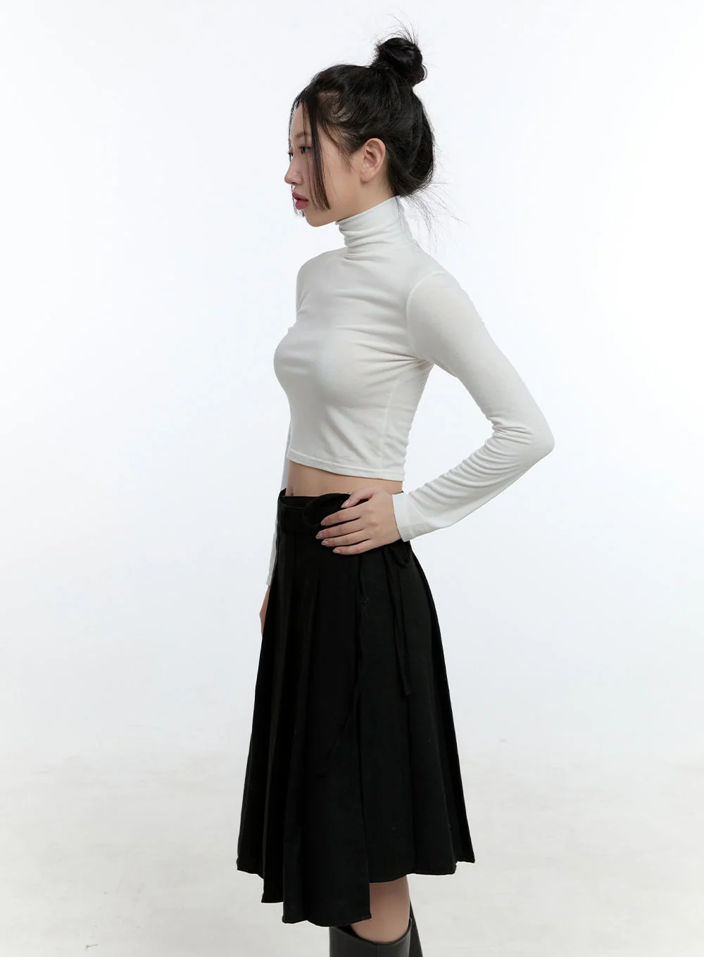 Turtle Neck Slim-Fit Crop Top CD424 - Image 3