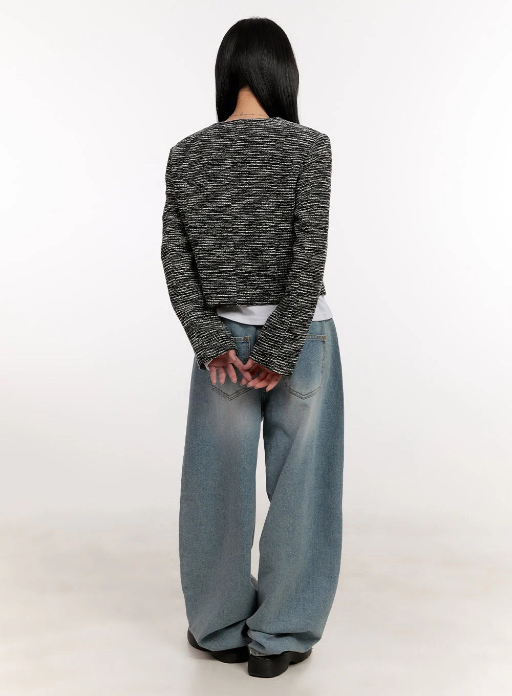 Tweed V-Neck Crop Cardigan CJ529 - Image 4