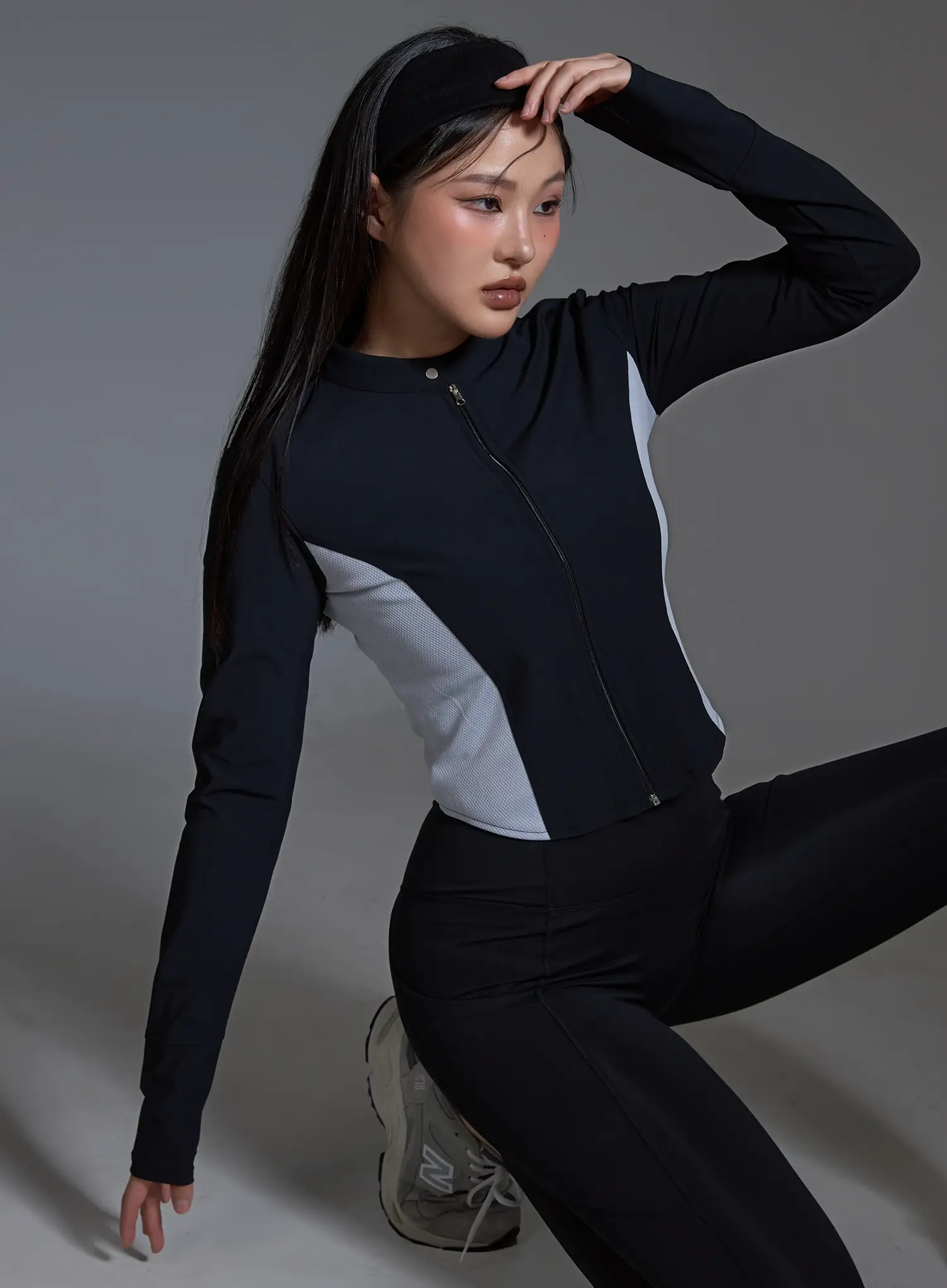 Two-Tone Cropped Zip Jacket (Black) IO517