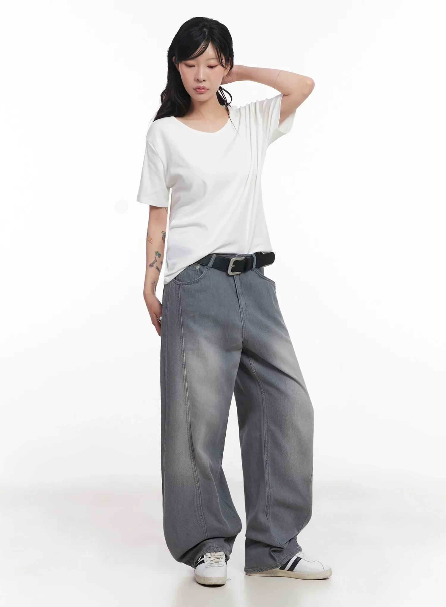 U-Neck Loose-Fit T-Shirt IC503 - Image 10