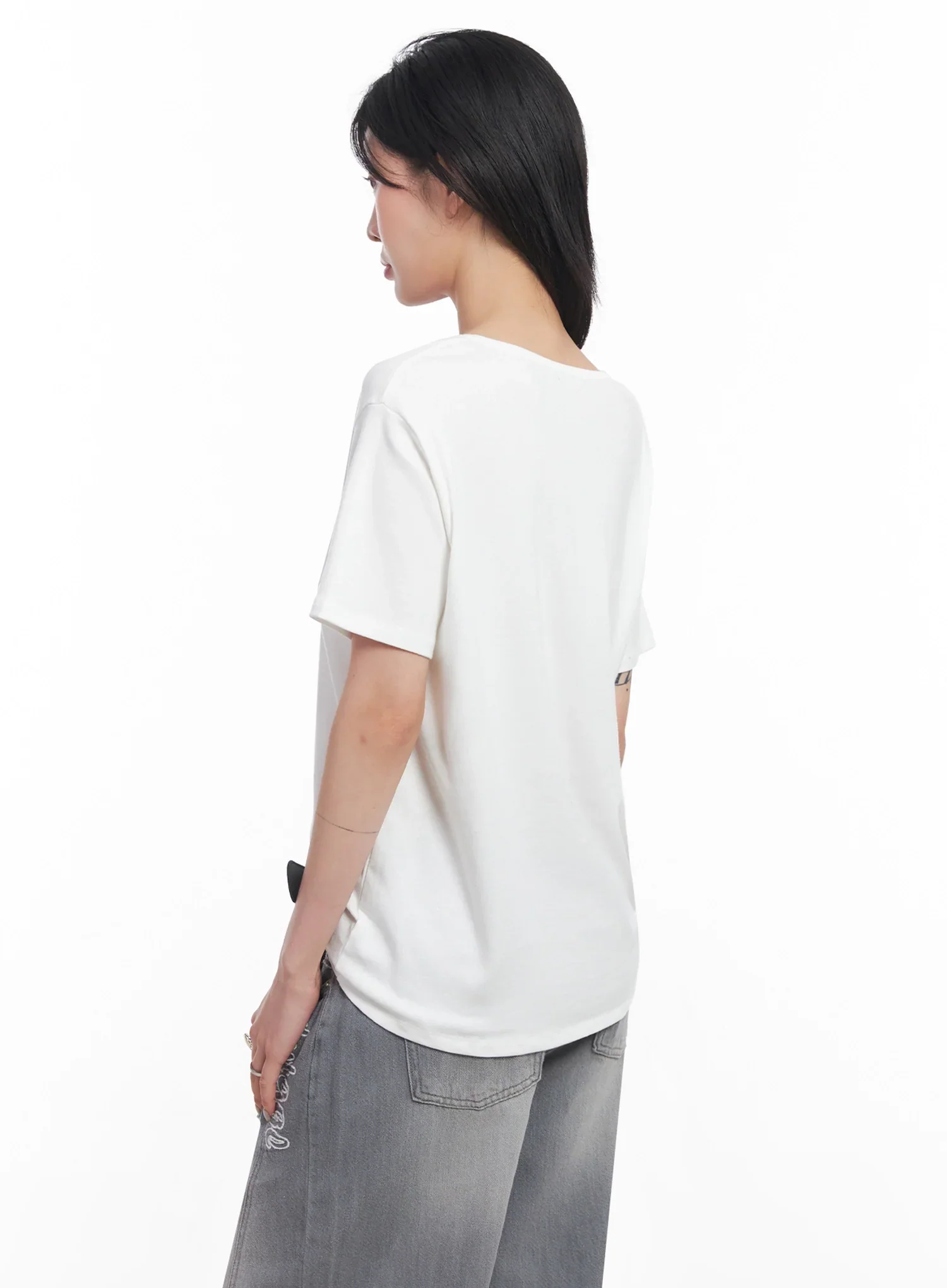 U-Neck Loose-Fit T-Shirt IC503 - Image 21