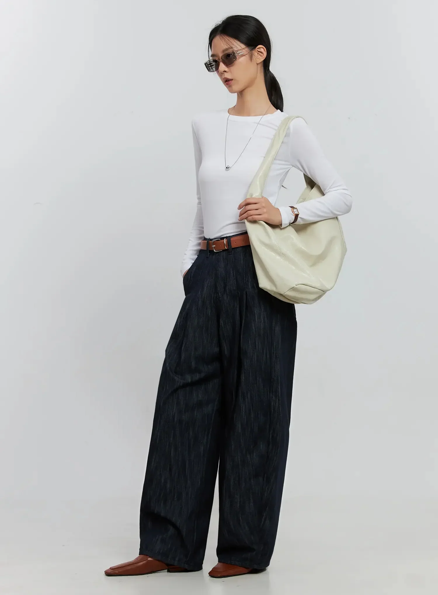 Uven Pintuck Wide-Leg Jeans IS516 - Image 3