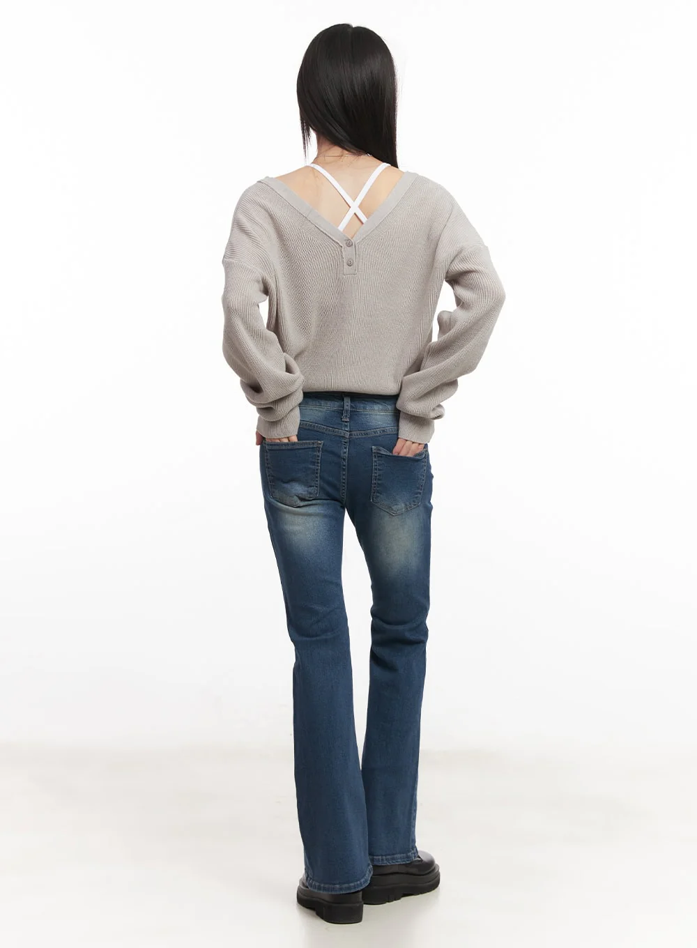 V-Neck Buttoned Cropped Cardigan CM519 - Image 9