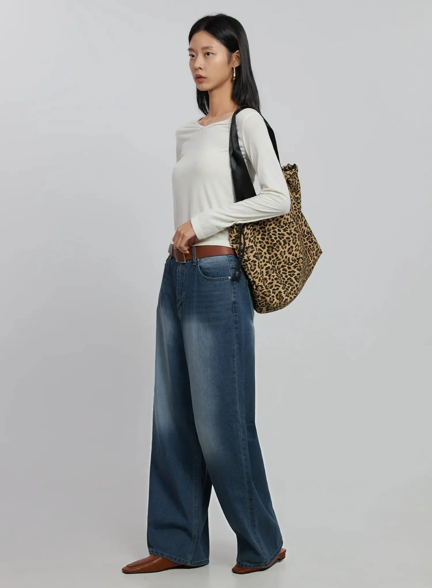 V-Neck Long Sleeve Tee ID516 - Image 11