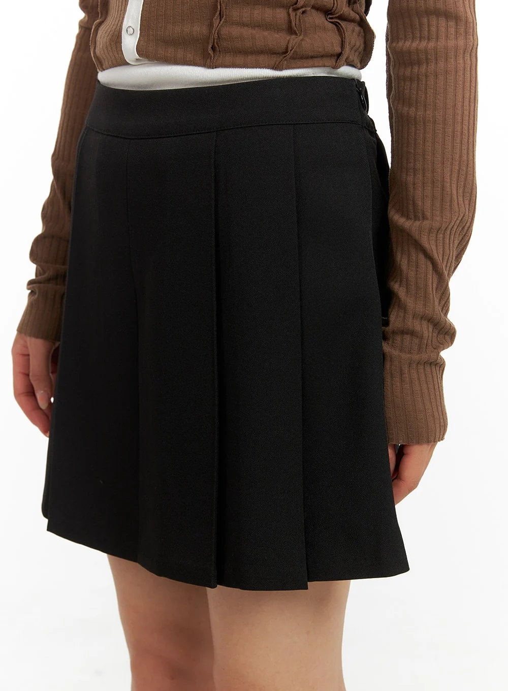 Waist Banding Pleated Mini Skirt CM427 - Image 4