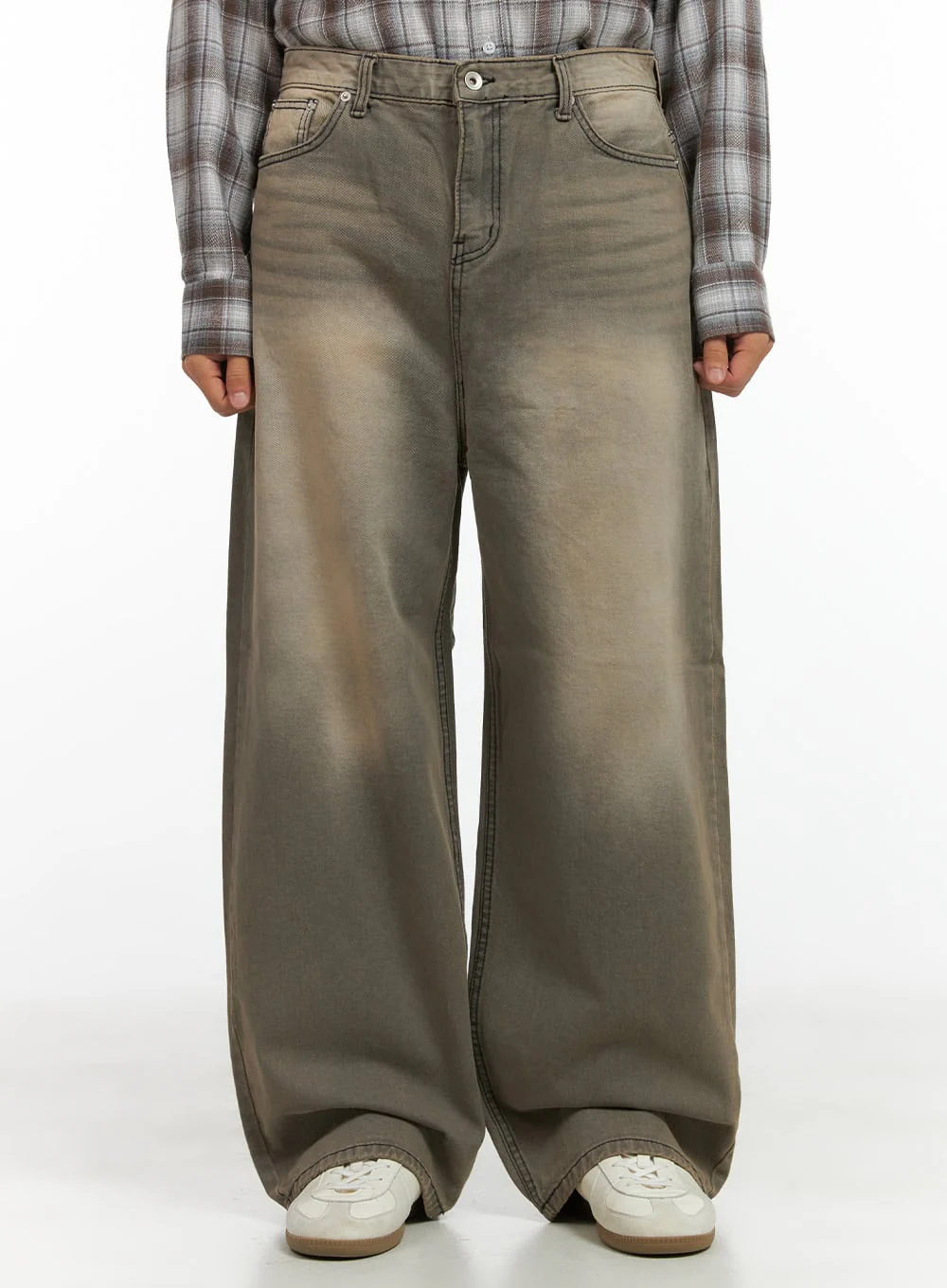Wide-Fit Denim Washed Jeans CO410